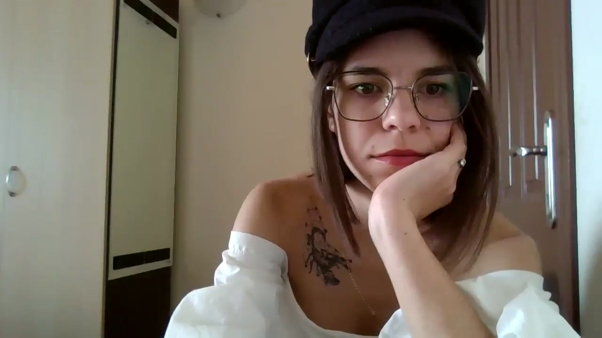 Gallery image thumbnail from EmilyWills's myfreecams stream on, 12/18/2025, 11:23 image 7 of 20