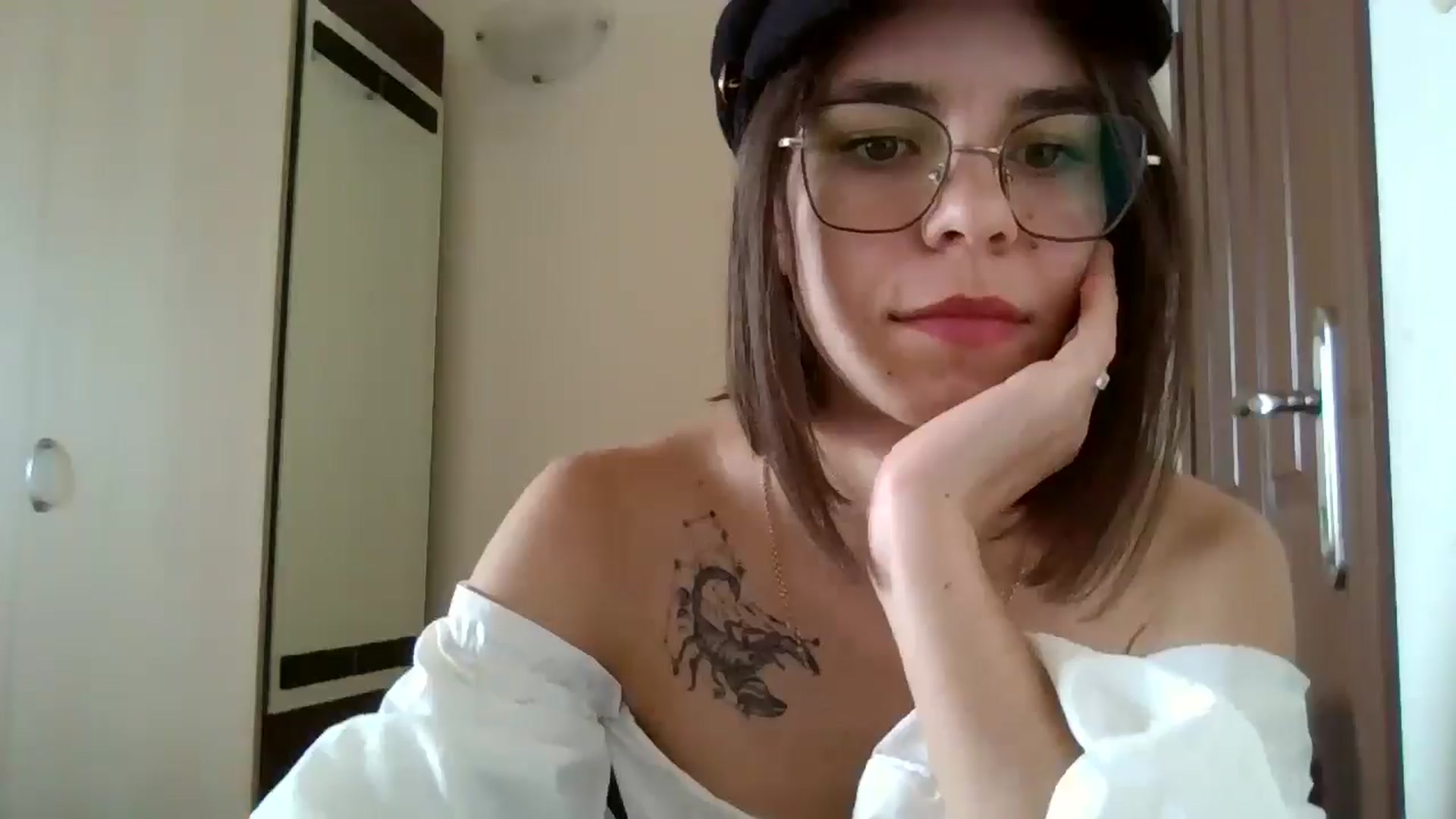 Gallery image thumbnail from EmilyWills's myfreecams stream on, 12/18/2025, 11:23 image 19 of 20