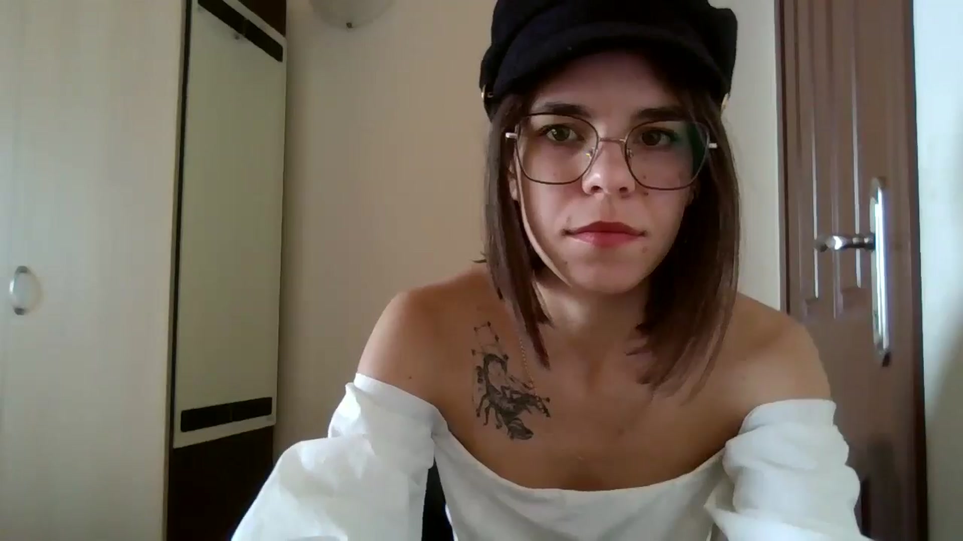 Gallery image thumbnail from EmilyWills's myfreecams stream on, 12/18/2025, 11:23 image 4 of 20