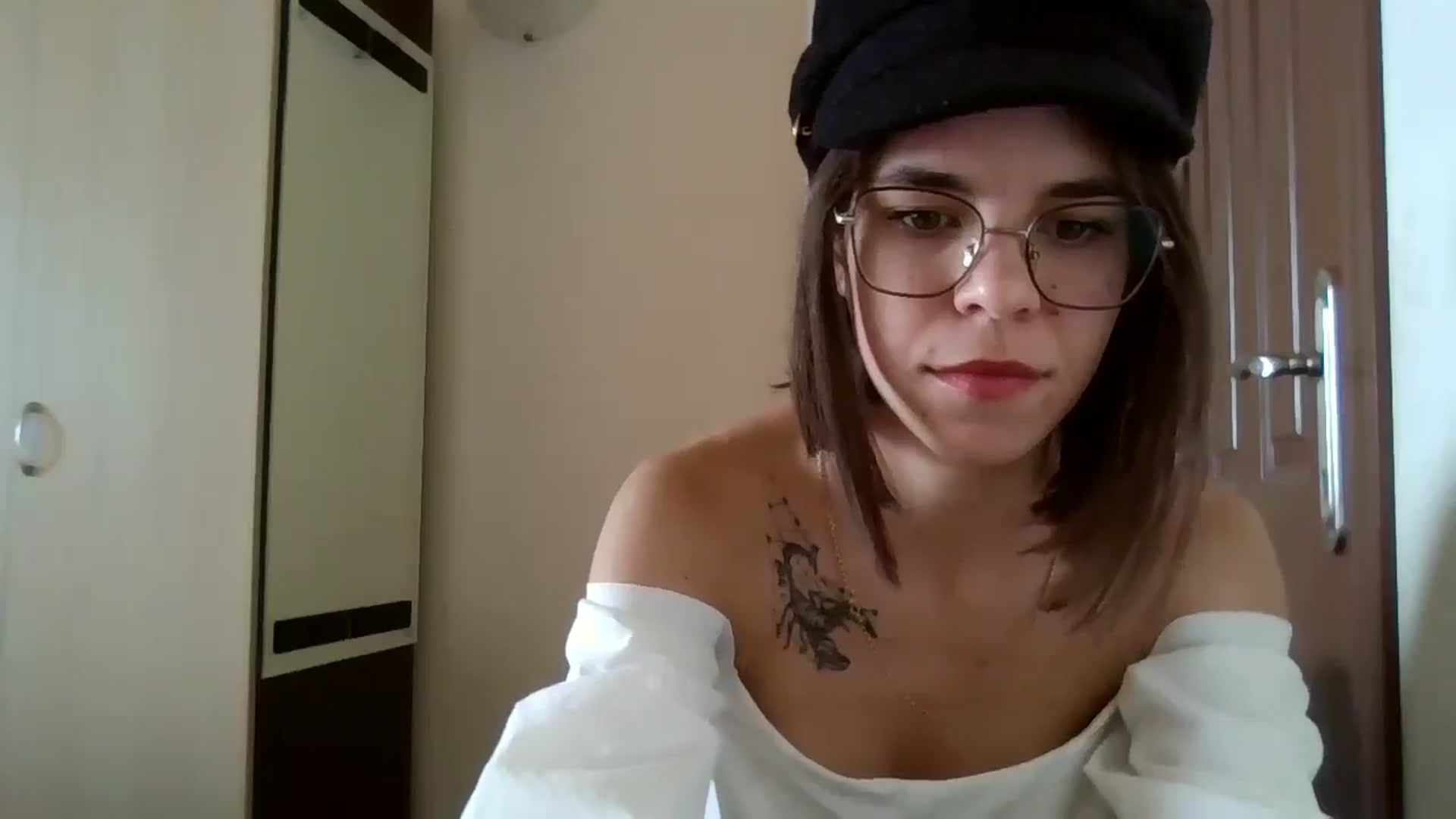Gallery image thumbnail from EmilyWills's myfreecams stream on, 12/18/2025, 11:23 image 5 of 20