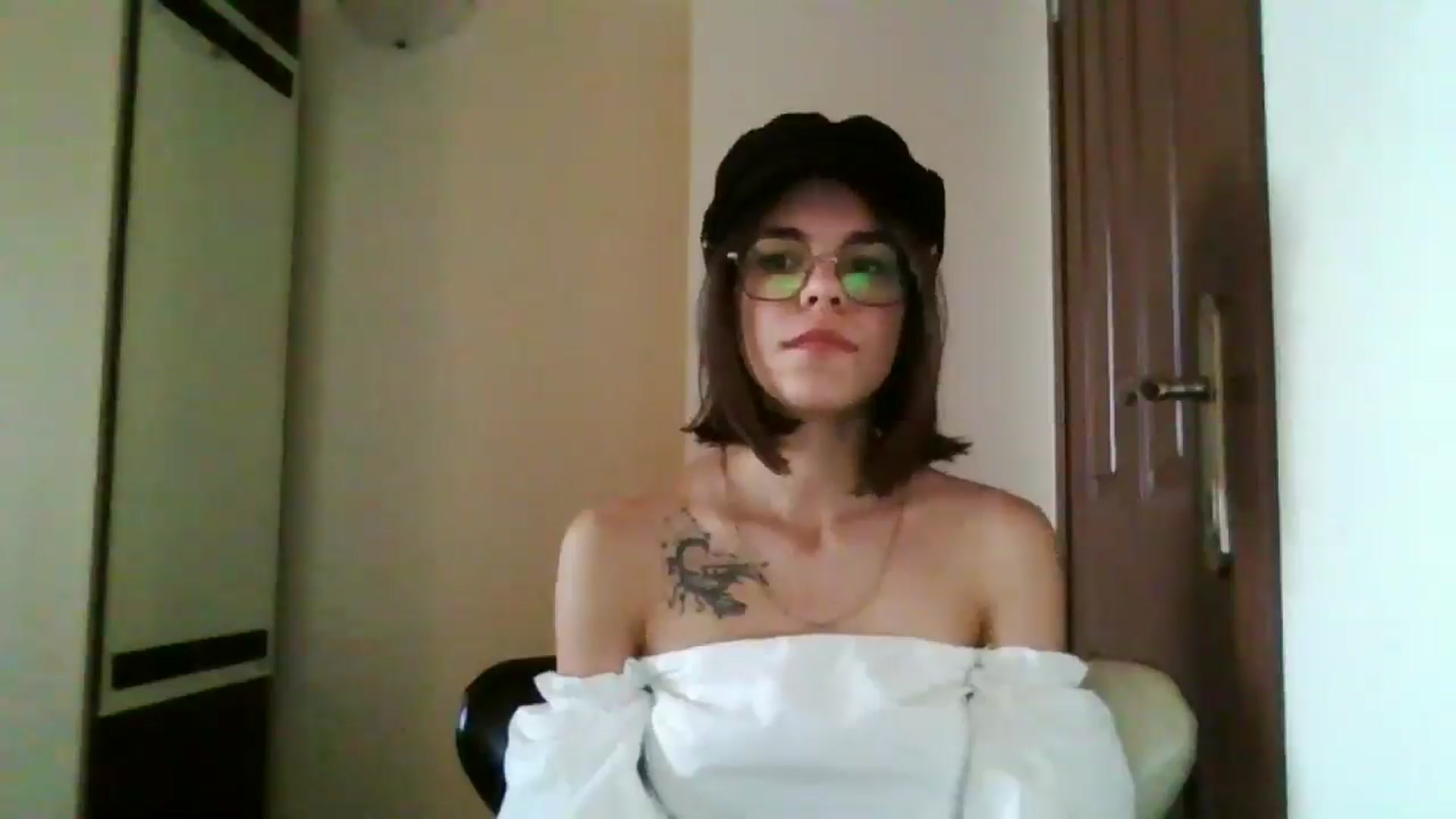 Gallery image thumbnail from EmilyWills's myfreecams stream on, 12/18/2025, 14:16 image 6 of 20