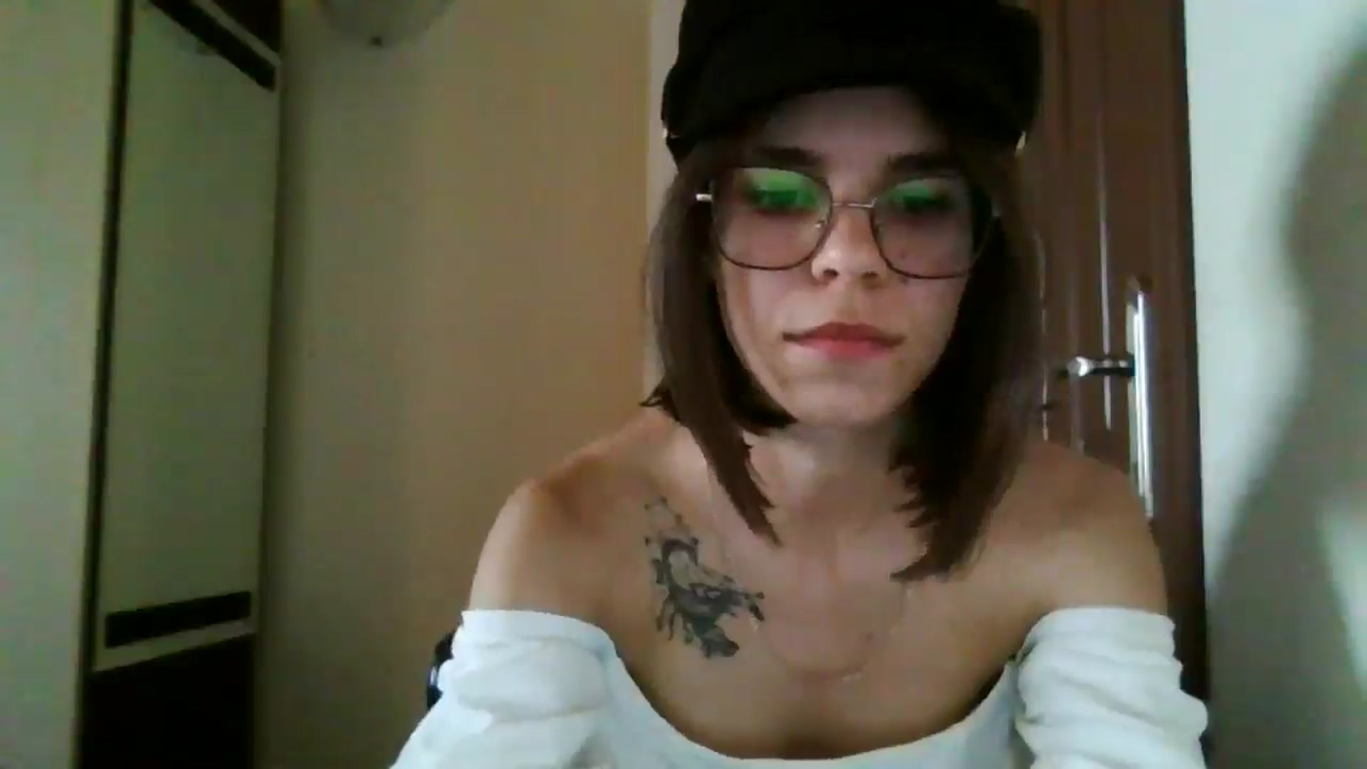 Gallery image thumbnail from EmilyWills's myfreecams stream on, 12/18/2025, 14:16 image 7 of 20