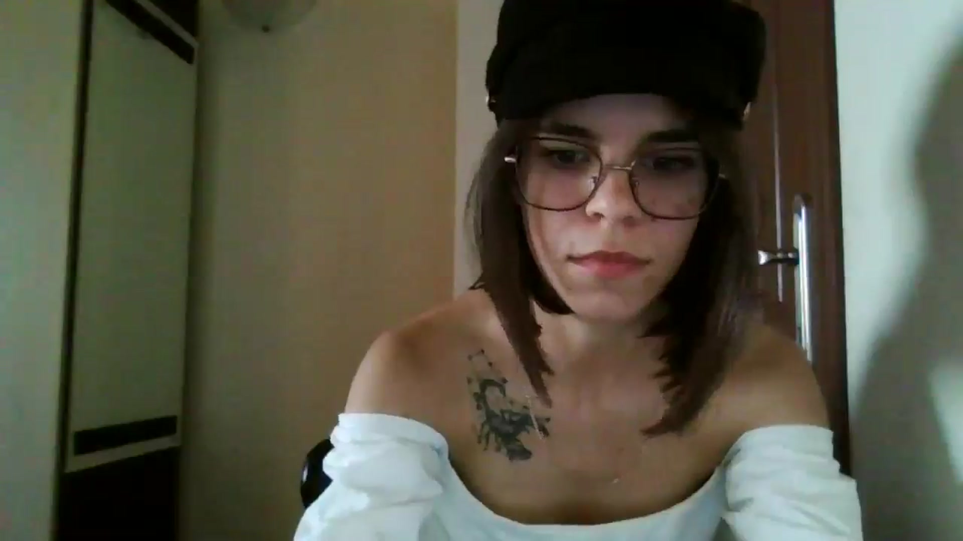 Gallery image thumbnail from EmilyWills's myfreecams stream on, 12/18/2025, 14:16 image 4 of 20