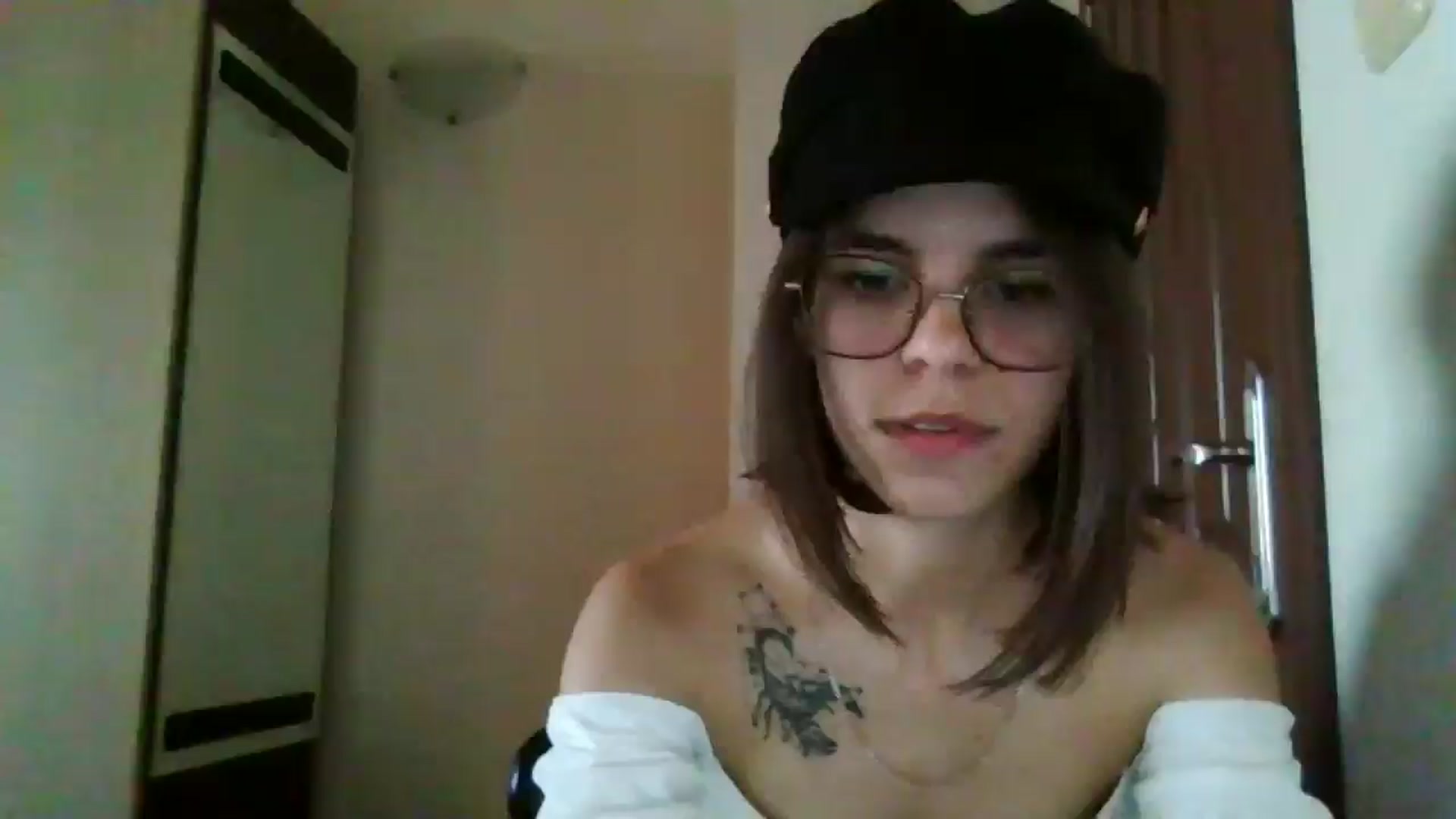 Gallery image thumbnail from EmilyWills's myfreecams stream on, 12/18/2025, 14:16 image 16 of 20