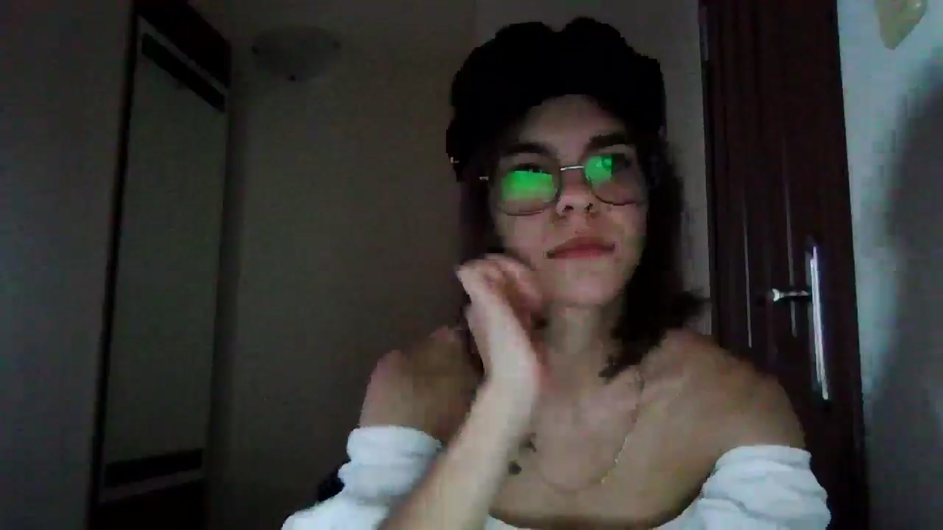 Gallery image thumbnail from EmilyWills's myfreecams stream on, 12/18/2025, 14:37 image 5 of 20
