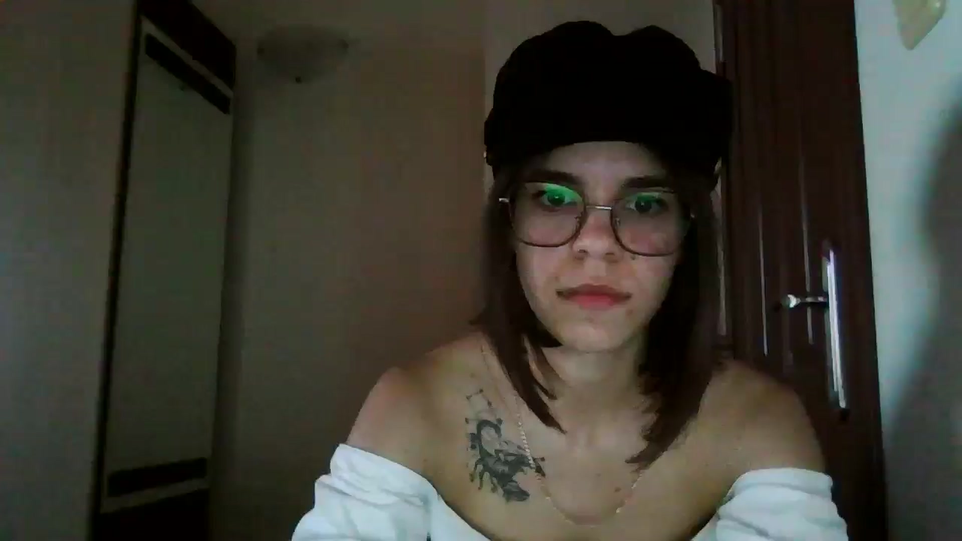 Gallery image thumbnail from EmilyWills's myfreecams stream on, 12/18/2025, 14:37 image 1 of 20