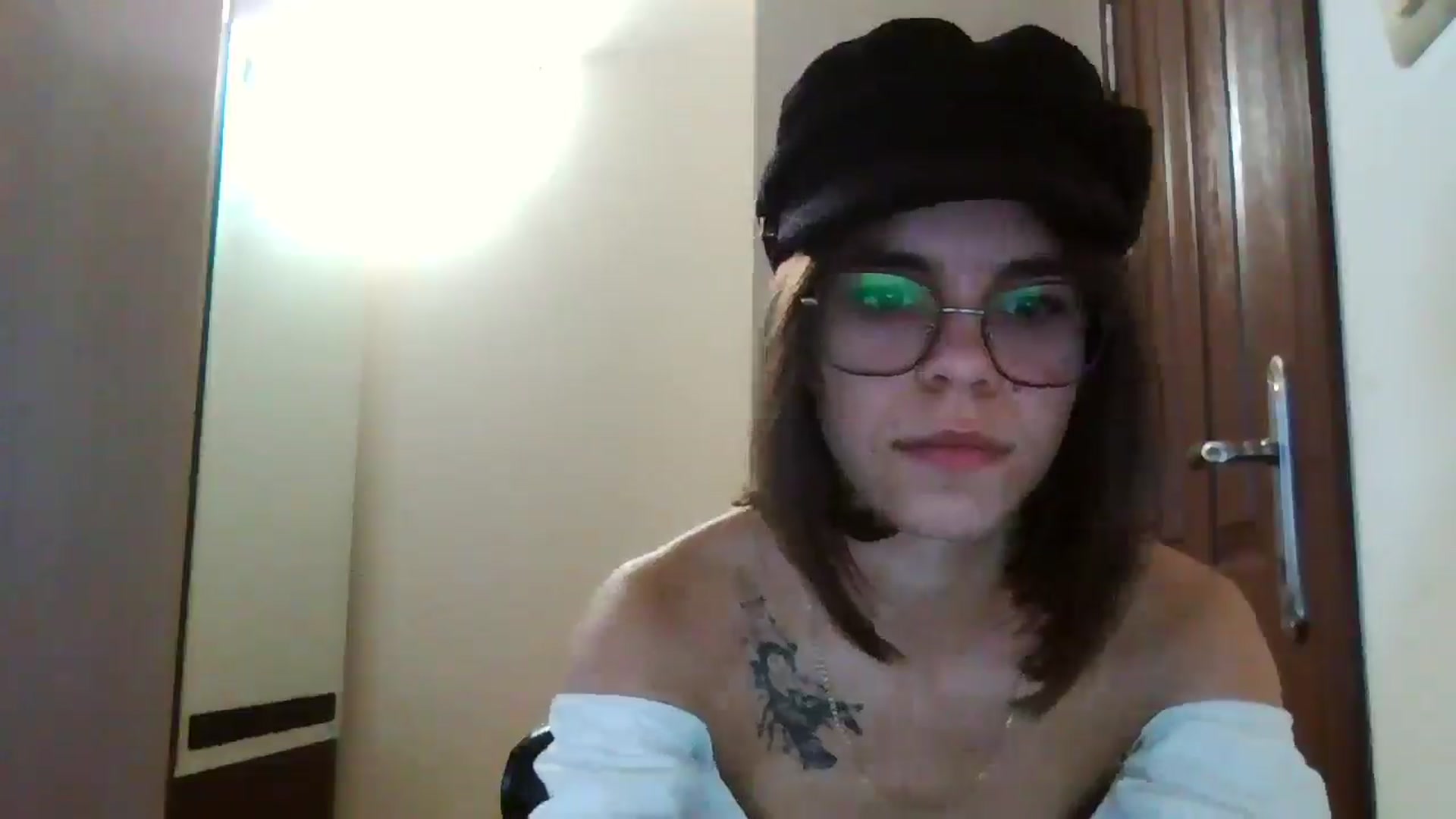 Gallery image thumbnail from EmilyWills's myfreecams stream on, 12/18/2025, 14:37 image 11 of 20