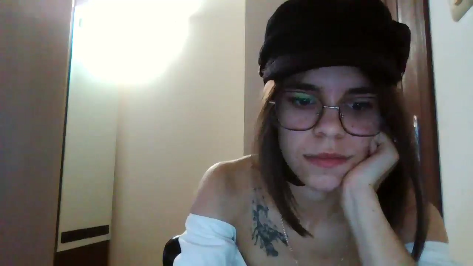 Gallery image thumbnail from EmilyWills's myfreecams stream on, 12/18/2025, 14:37 image 18 of 20