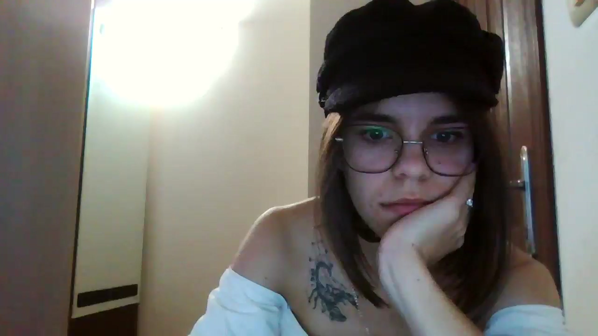 Gallery image thumbnail from EmilyWills's myfreecams stream on, 12/18/2025, 14:37 image 17 of 20