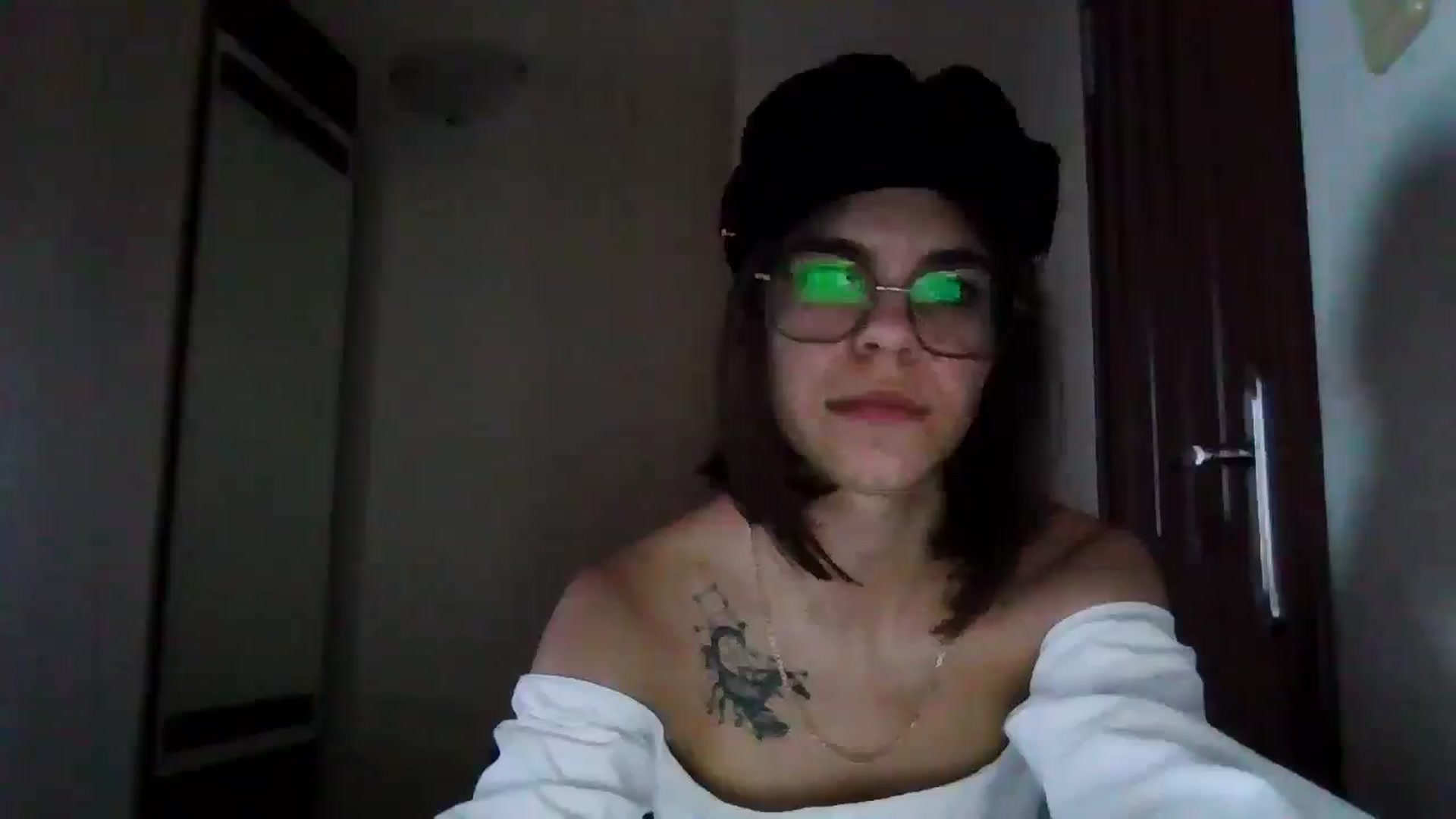 Gallery image thumbnail from EmilyWills's myfreecams stream on, 12/18/2025, 14:37 image 7 of 20