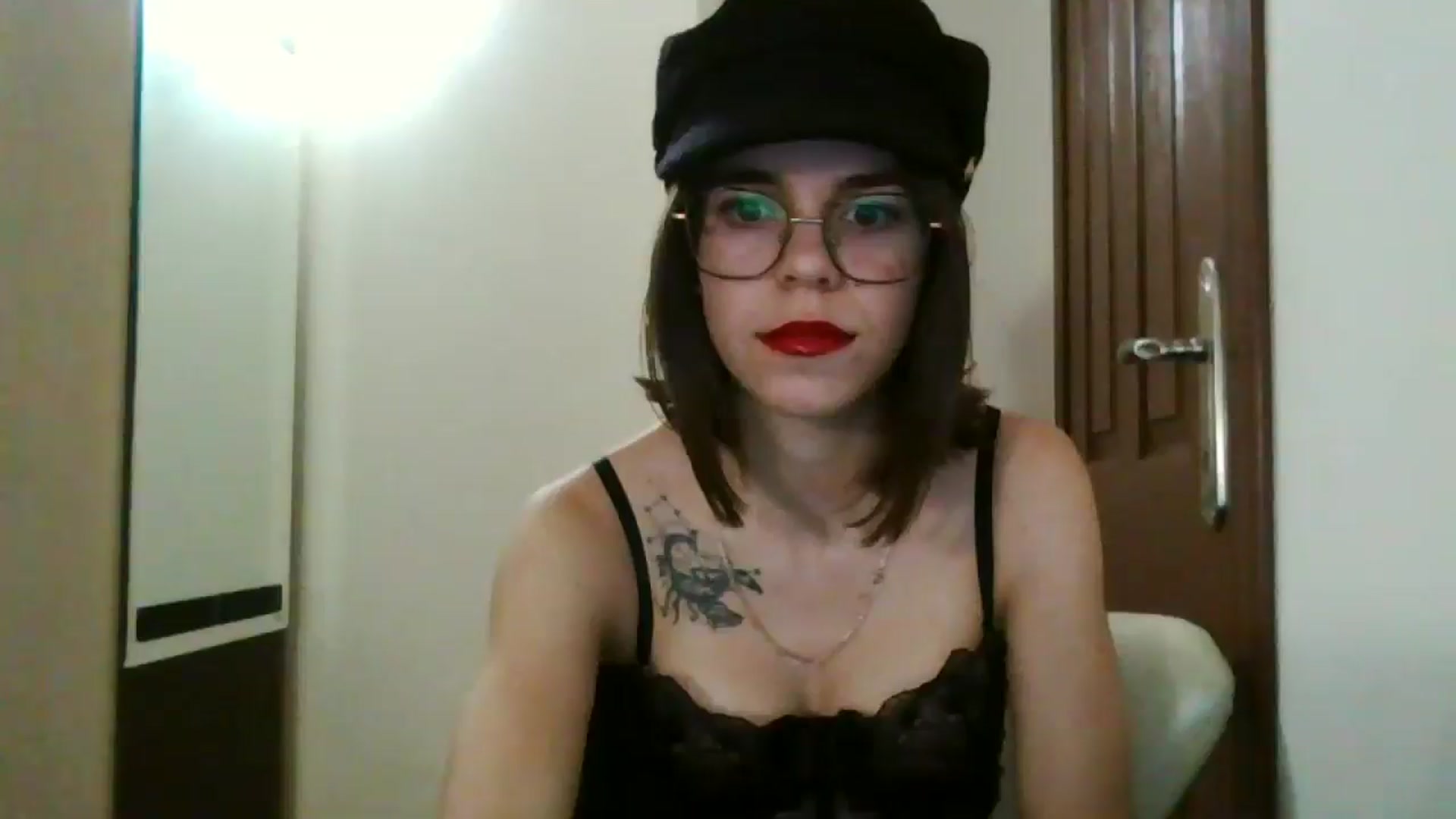 Gallery image thumbnail from EmilyWills's myfreecams stream on, 12/19/2025, 15:37 image 7 of 20