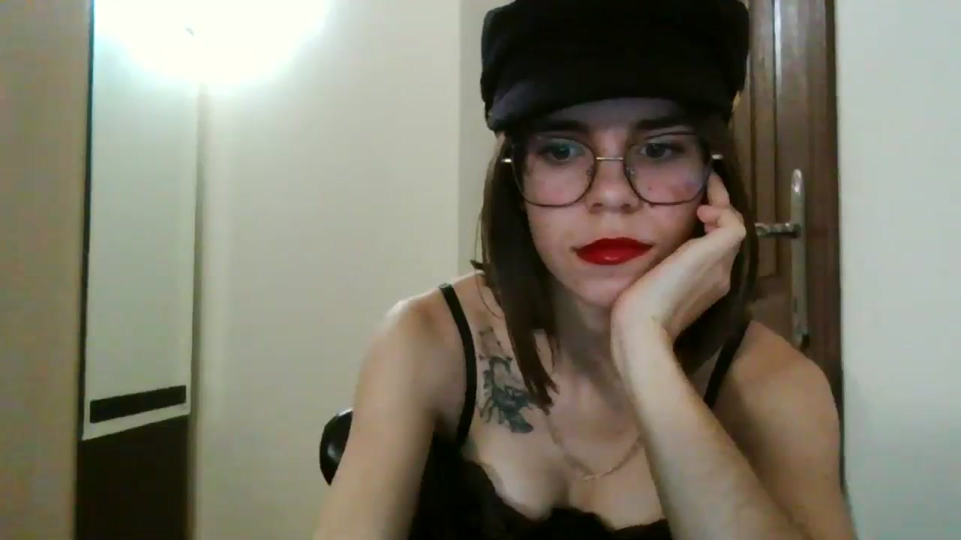 Gallery image thumbnail from EmilyWills's myfreecams stream on, 12/19/2025, 15:37 image 9 of 20