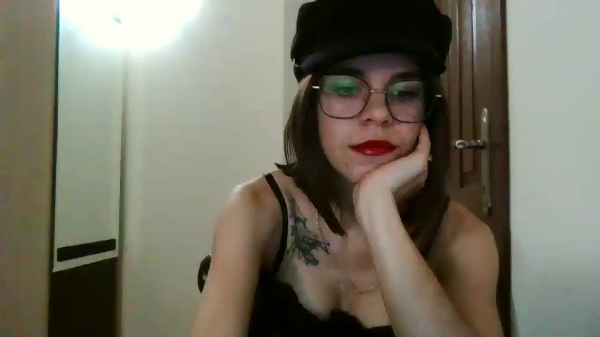 Gallery image thumbnail from EmilyWills's myfreecams stream on, 12/19/2025, 15:37 image 3 of 20