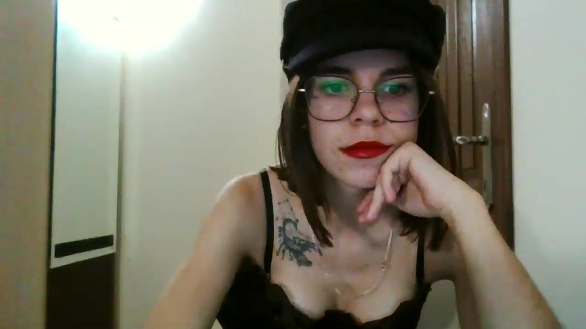 Gallery image thumbnail from EmilyWills's myfreecams stream on, 12/19/2025, 15:37 image 10 of 20