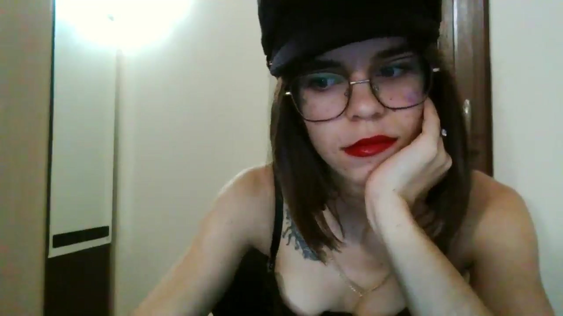 Gallery image thumbnail from EmilyWills's myfreecams stream on, 12/19/2025, 15:53 image 10 of 20