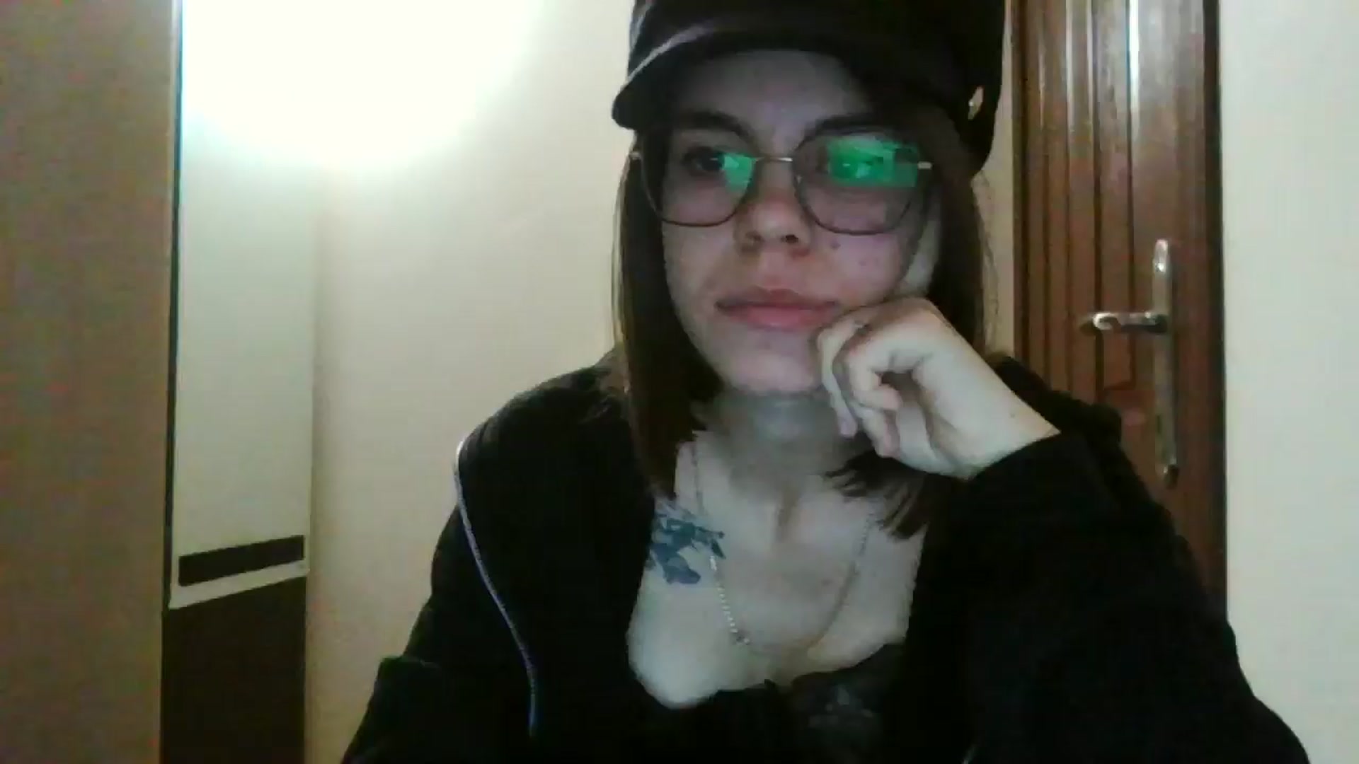 Gallery image thumbnail from EmilyWills's myfreecams stream on, 12/19/2025, 21:11 image 8 of 20