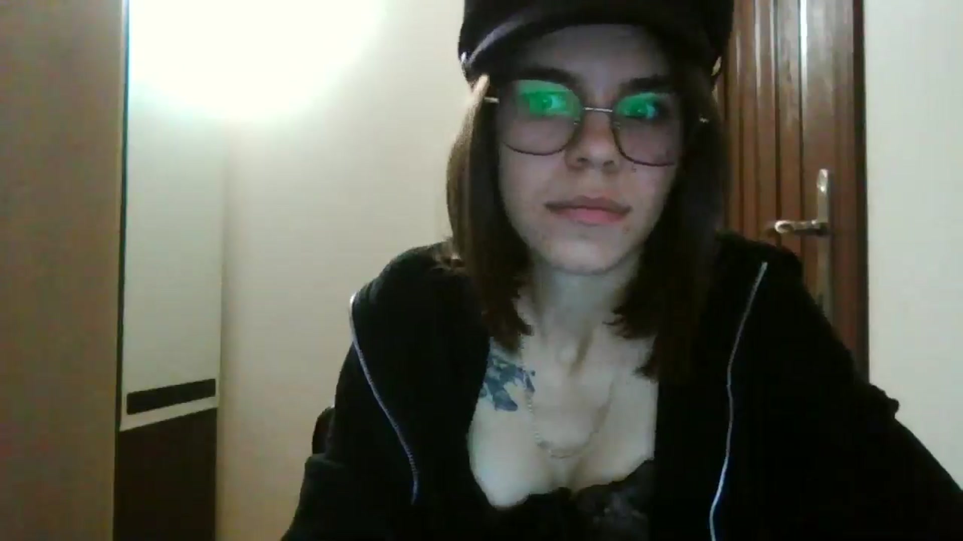 Gallery image thumbnail from EmilyWills's myfreecams stream on, 12/19/2025, 21:11 image 6 of 20