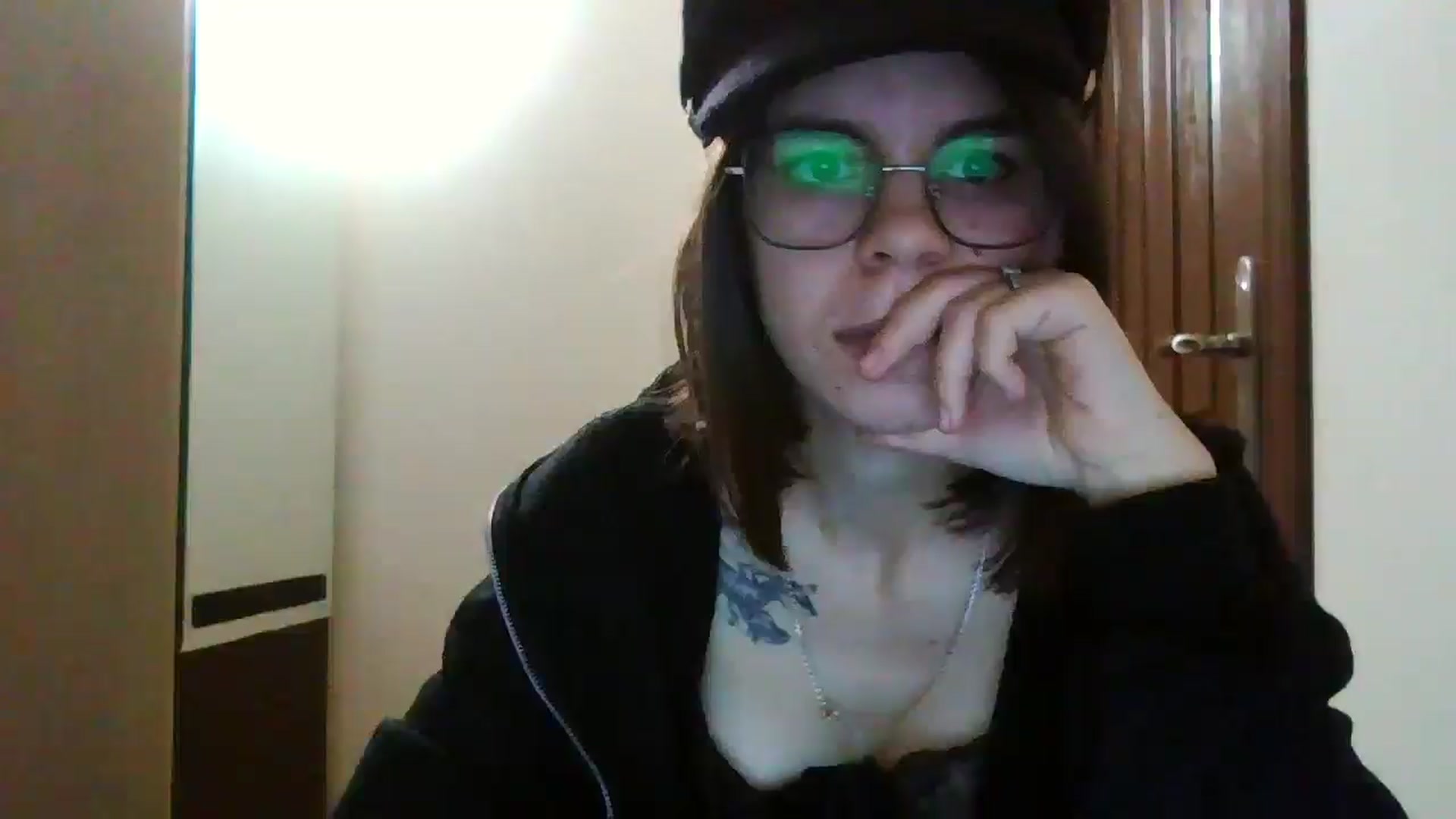 Gallery image thumbnail from EmilyWills's myfreecams stream on, 12/19/2025, 21:11 image 15 of 20