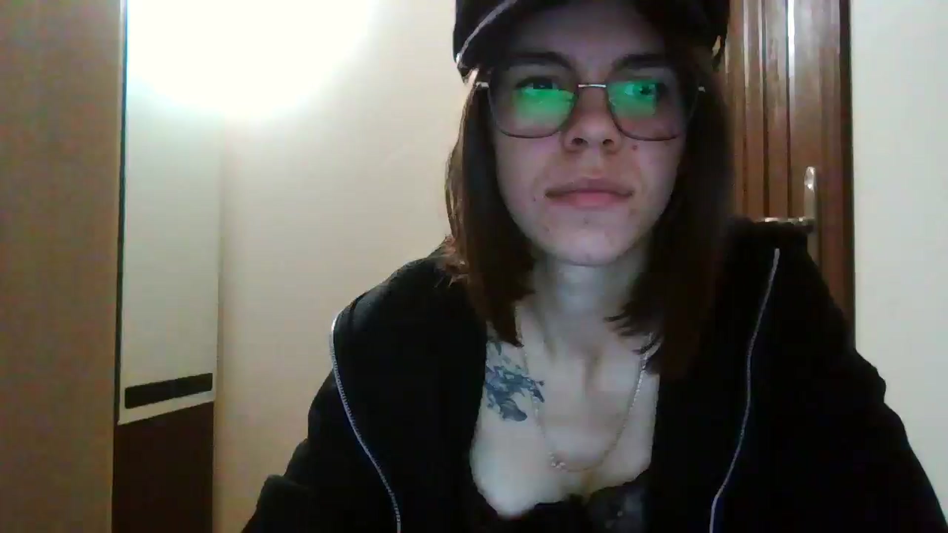 Gallery image thumbnail from EmilyWills's myfreecams stream on, 12/19/2025, 21:11 image 14 of 20