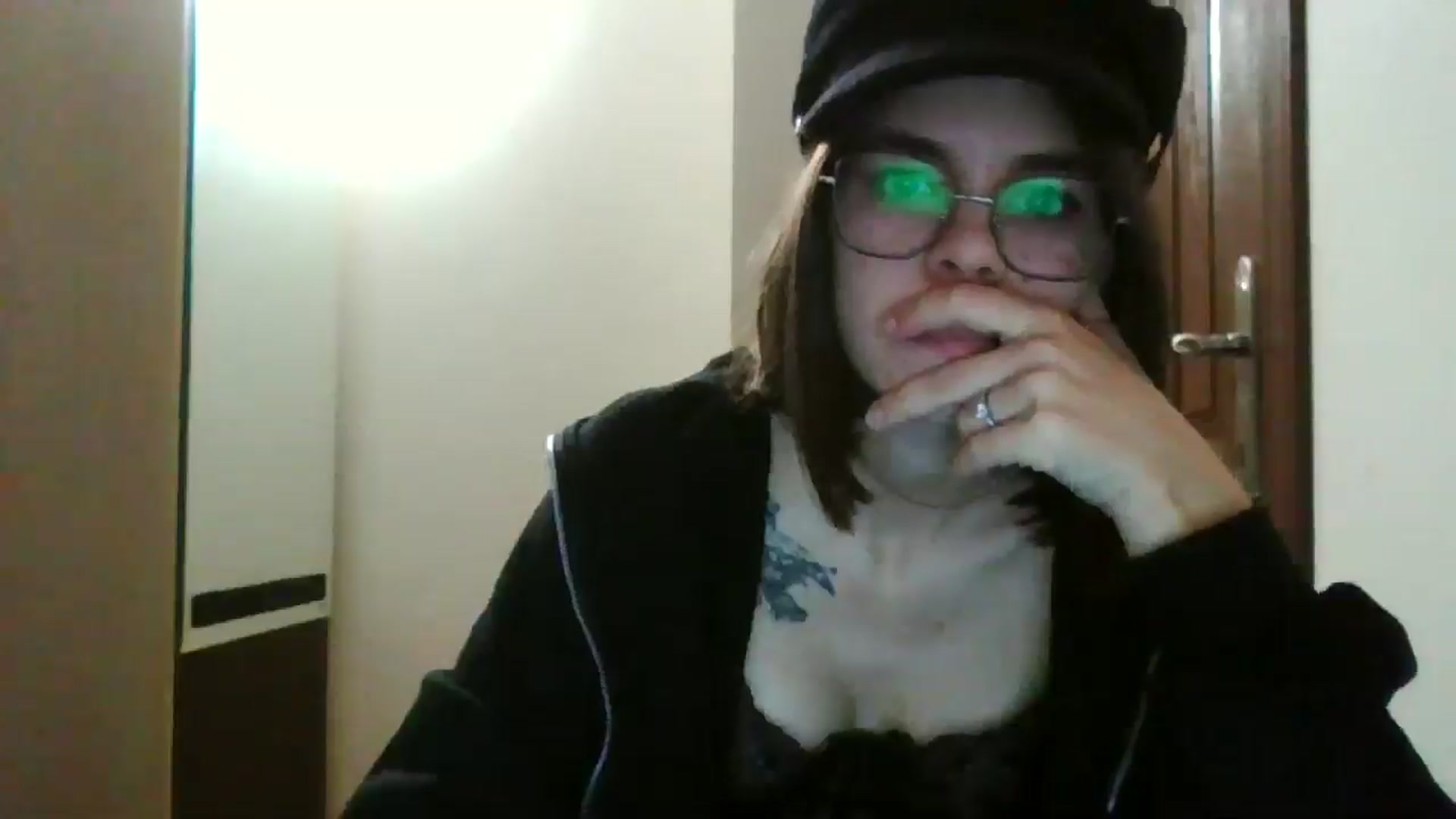 Gallery image thumbnail from EmilyWills's myfreecams stream on, 12/19/2025, 21:11 image 4 of 20