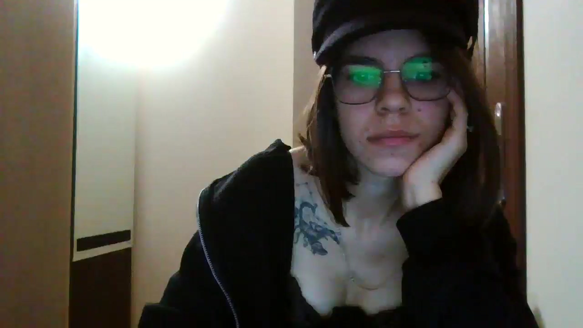 Gallery image thumbnail from EmilyWills's myfreecams stream on, 12/19/2025, 21:11 image 18 of 20
