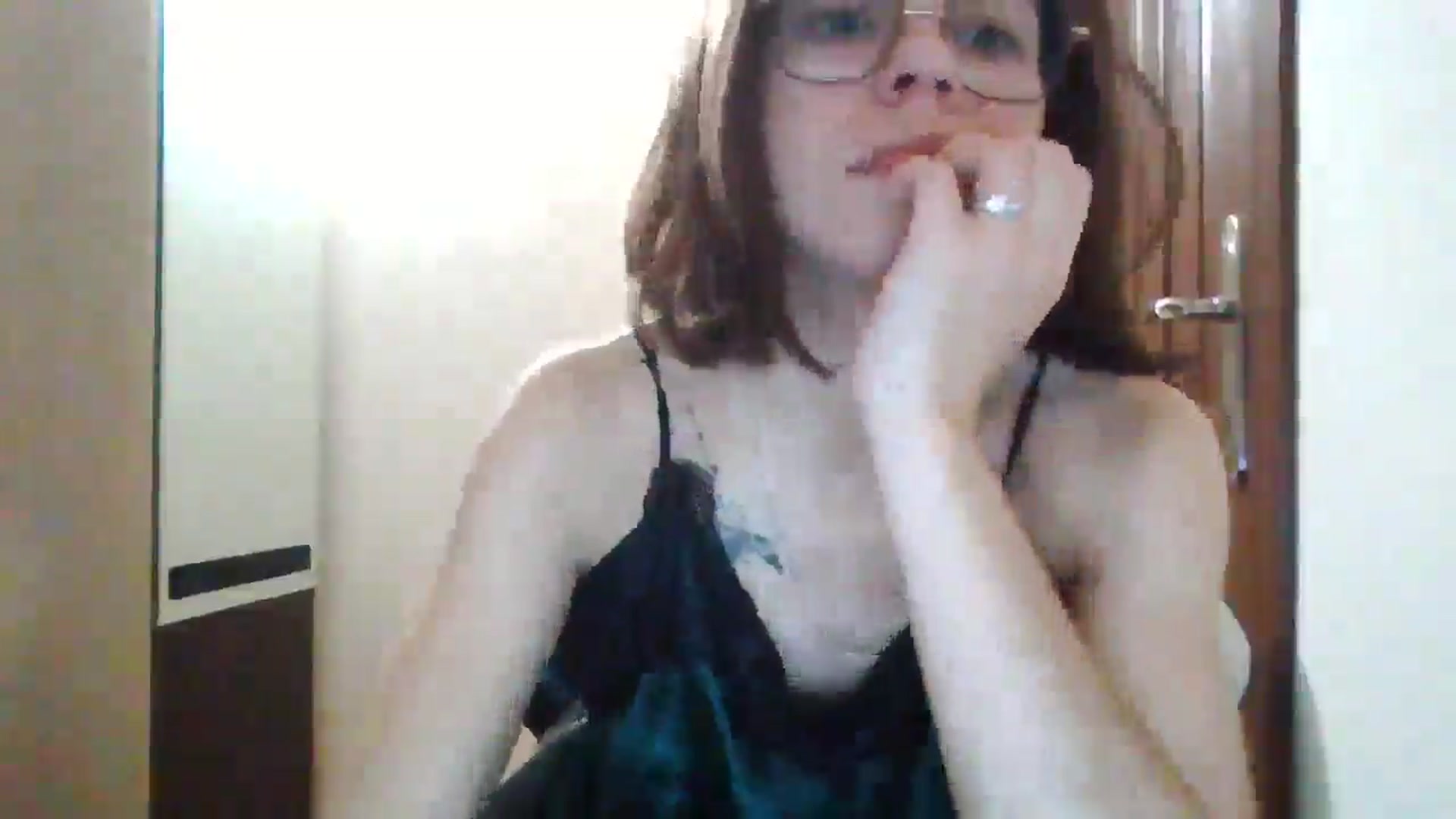 Gallery image thumbnail from EmilyWills's myfreecams stream on, 12/20/2025, 23:12 image 2 of 20