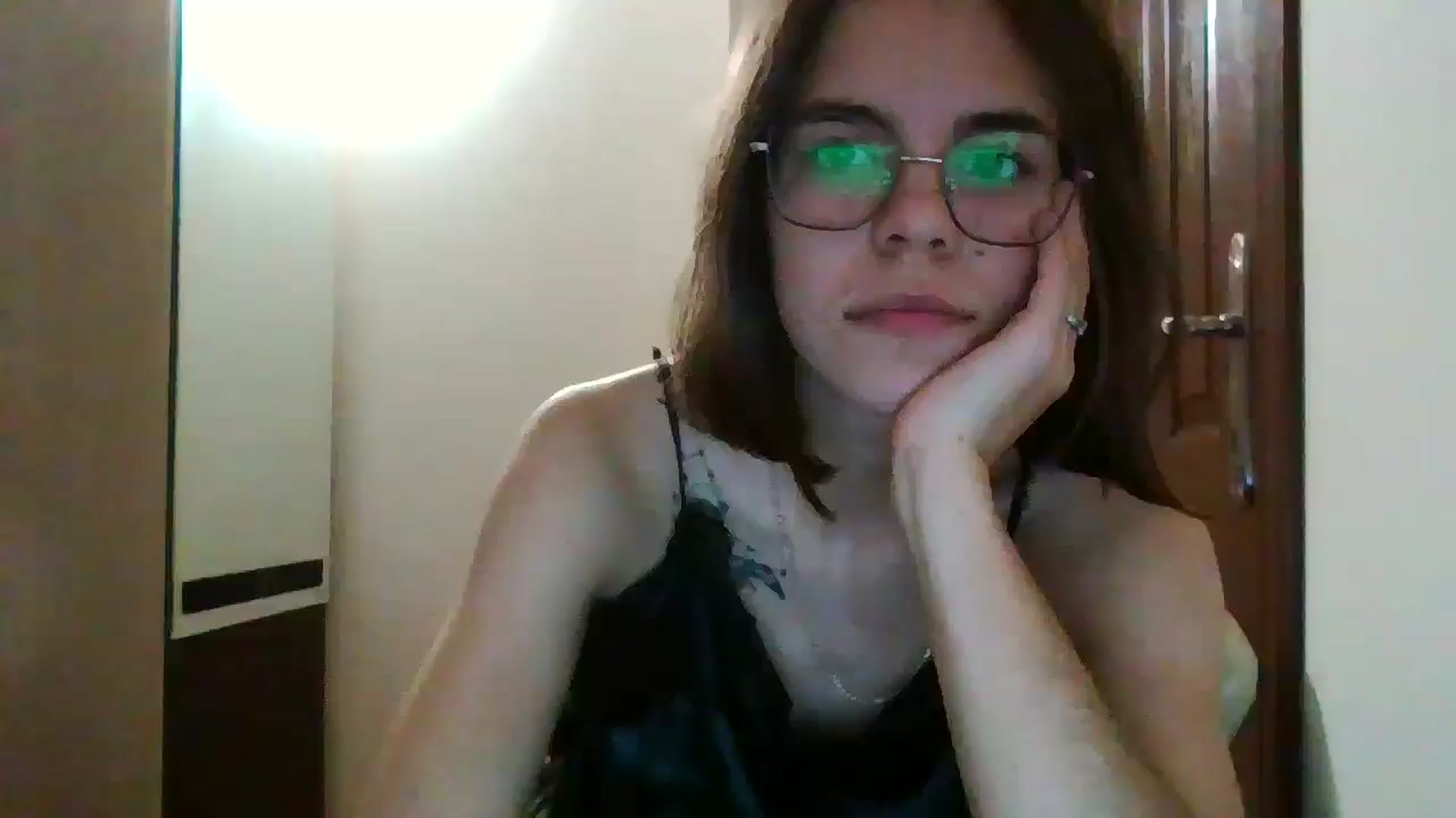 Gallery image thumbnail from EmilyWills's myfreecams stream on, 12/20/2025, 23:12 image 11 of 20