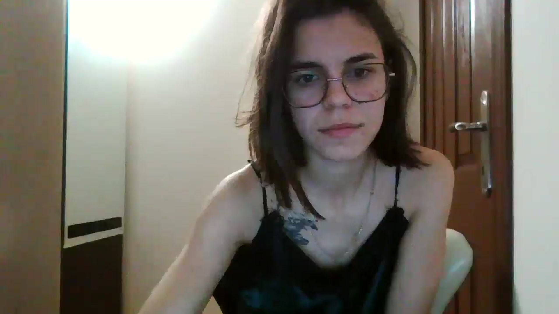 Gallery image thumbnail from EmilyWills's myfreecams stream on, 12/21/2025, 24:36 image 17 of 20