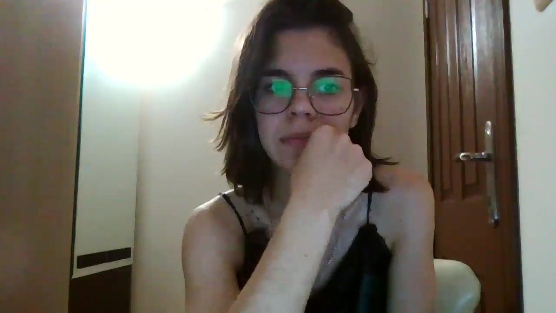Gallery image thumbnail from EmilyWills's myfreecams stream on, 12/21/2025, 24:36 image 4 of 20