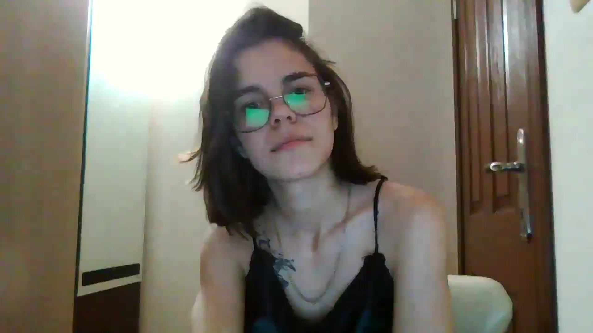 Gallery image thumbnail from EmilyWills's myfreecams stream on, 12/21/2025, 24:36 image 11 of 20