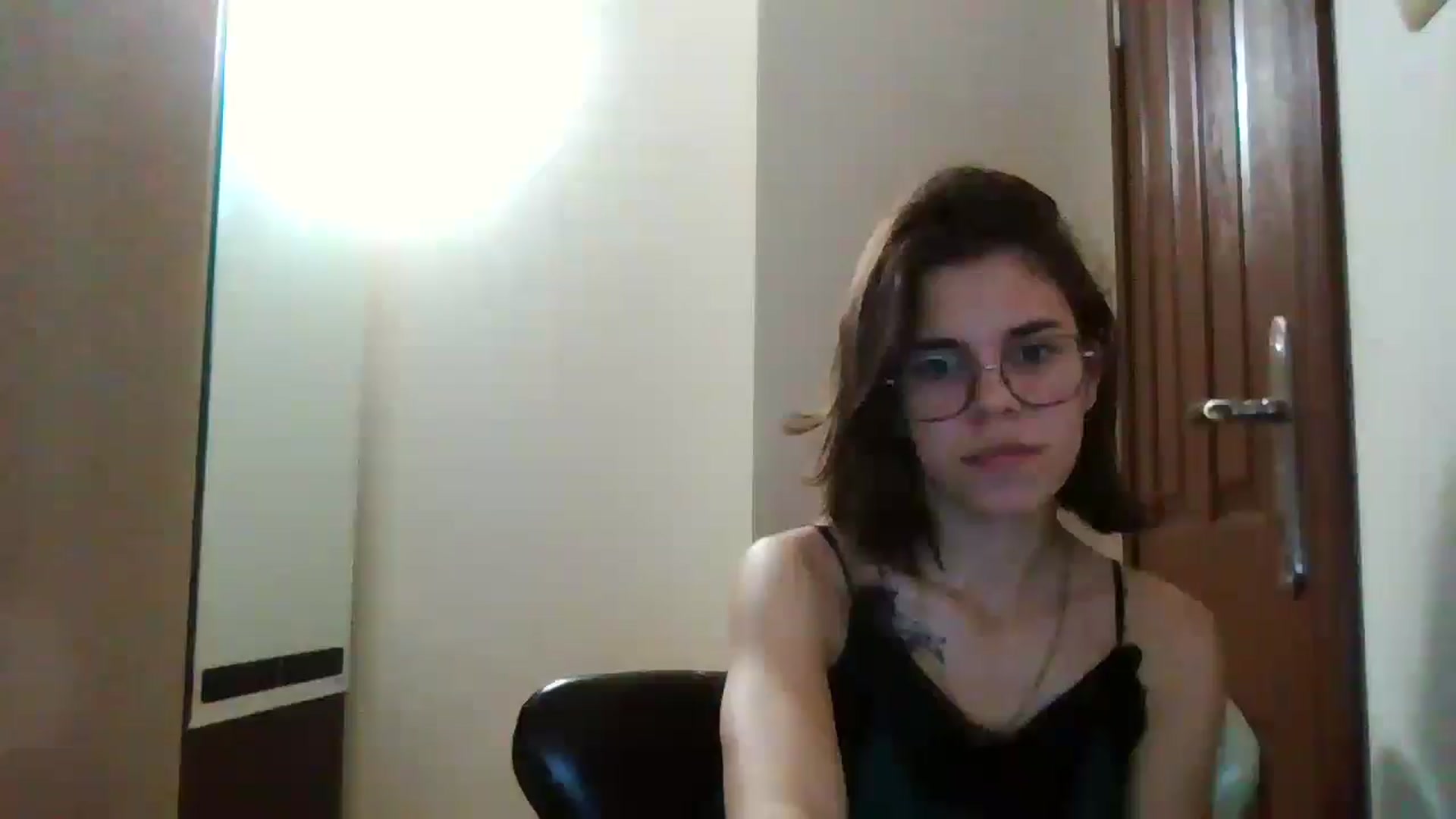 Gallery image thumbnail from EmilyWills's myfreecams stream on, 12/21/2025, 24:36 image 2 of 20