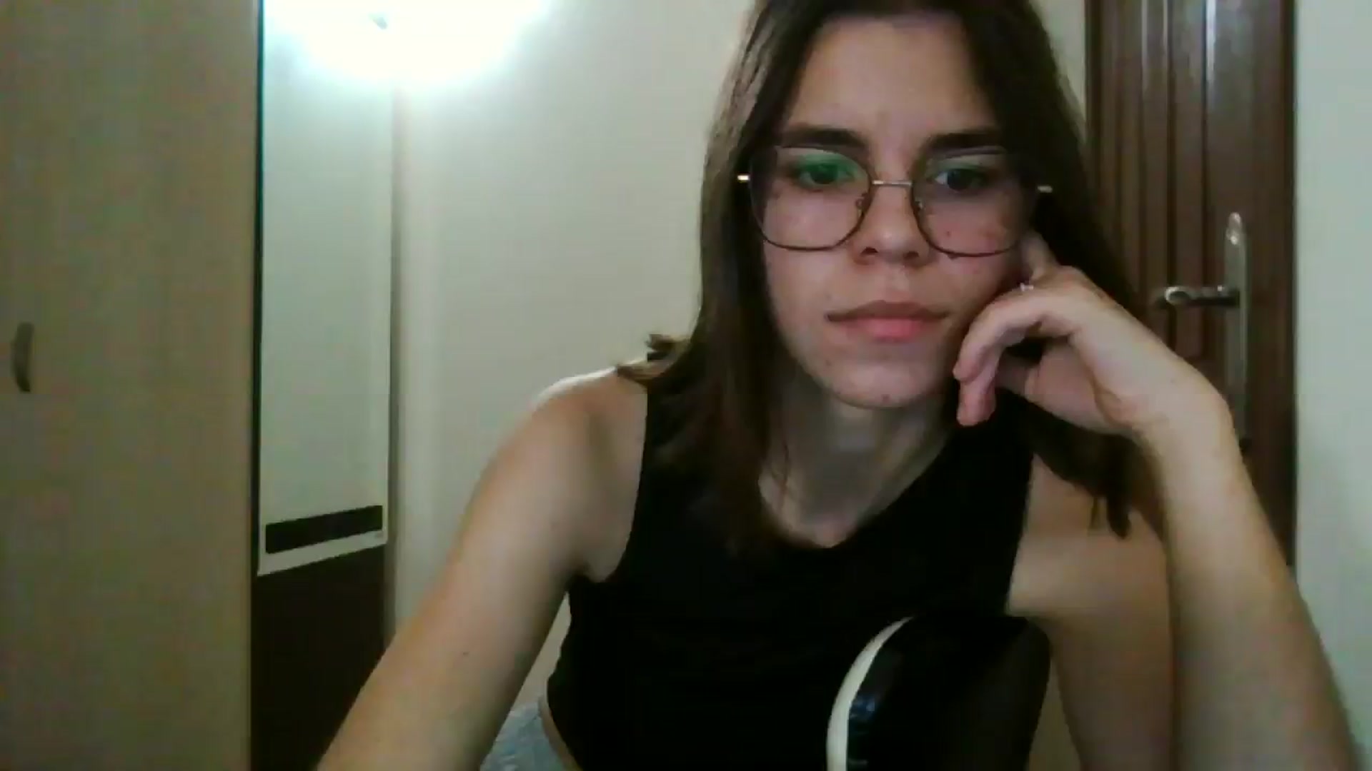 Gallery image thumbnail from EmilyWills's myfreecams stream on, 12/22/2025, 22:05 image 15 of 20