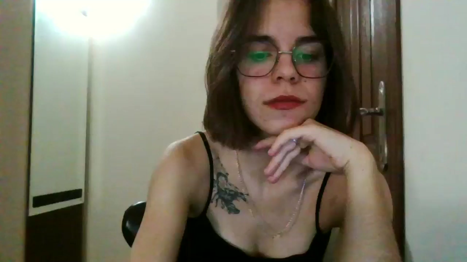Gallery image thumbnail from EmilyWills's myfreecams stream on, 12/27/2025, 19:17 image 1 of 20