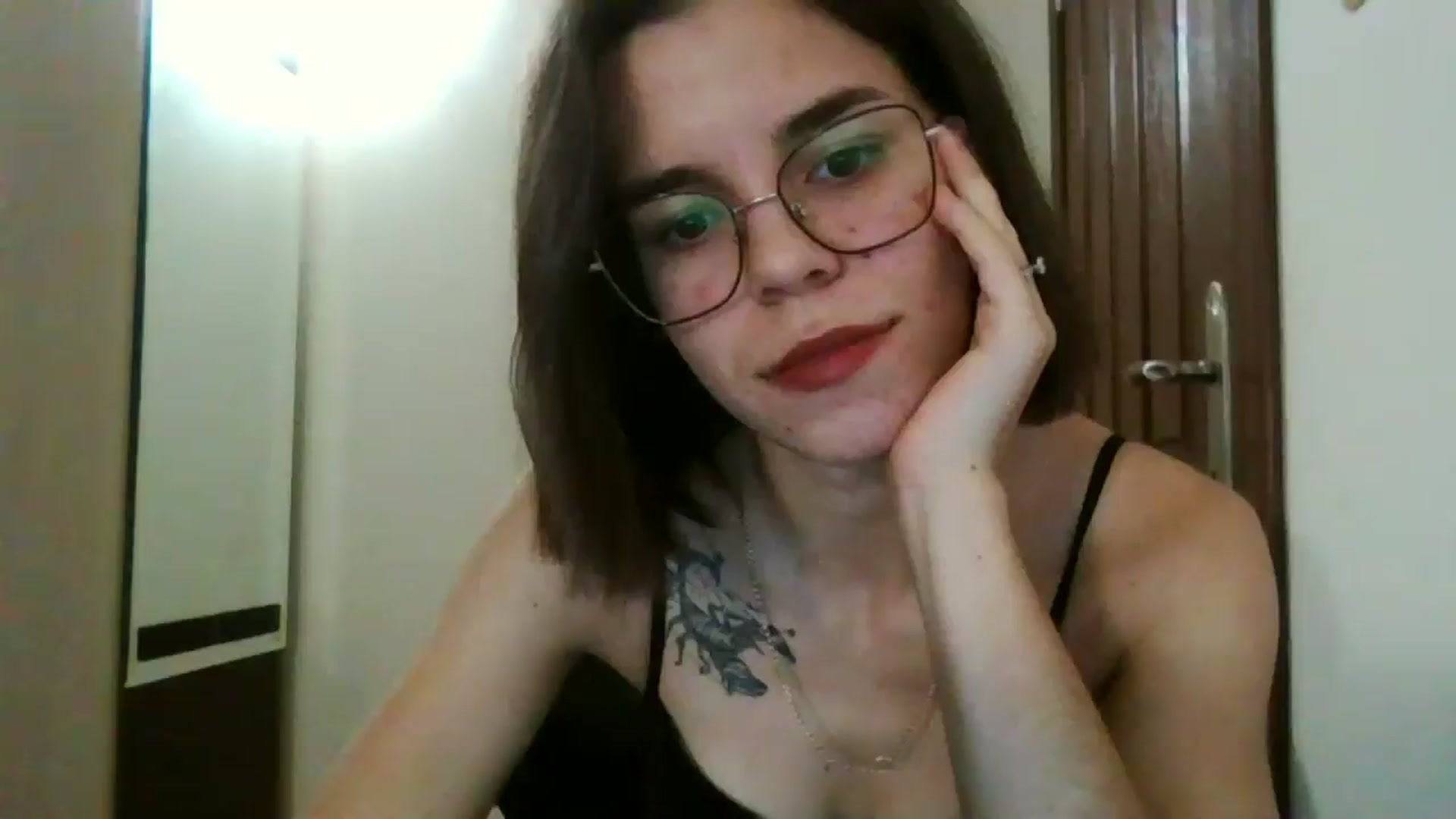 Gallery image thumbnail from EmilyWills's myfreecams stream on, 12/27/2025, 19:17 image 4 of 20