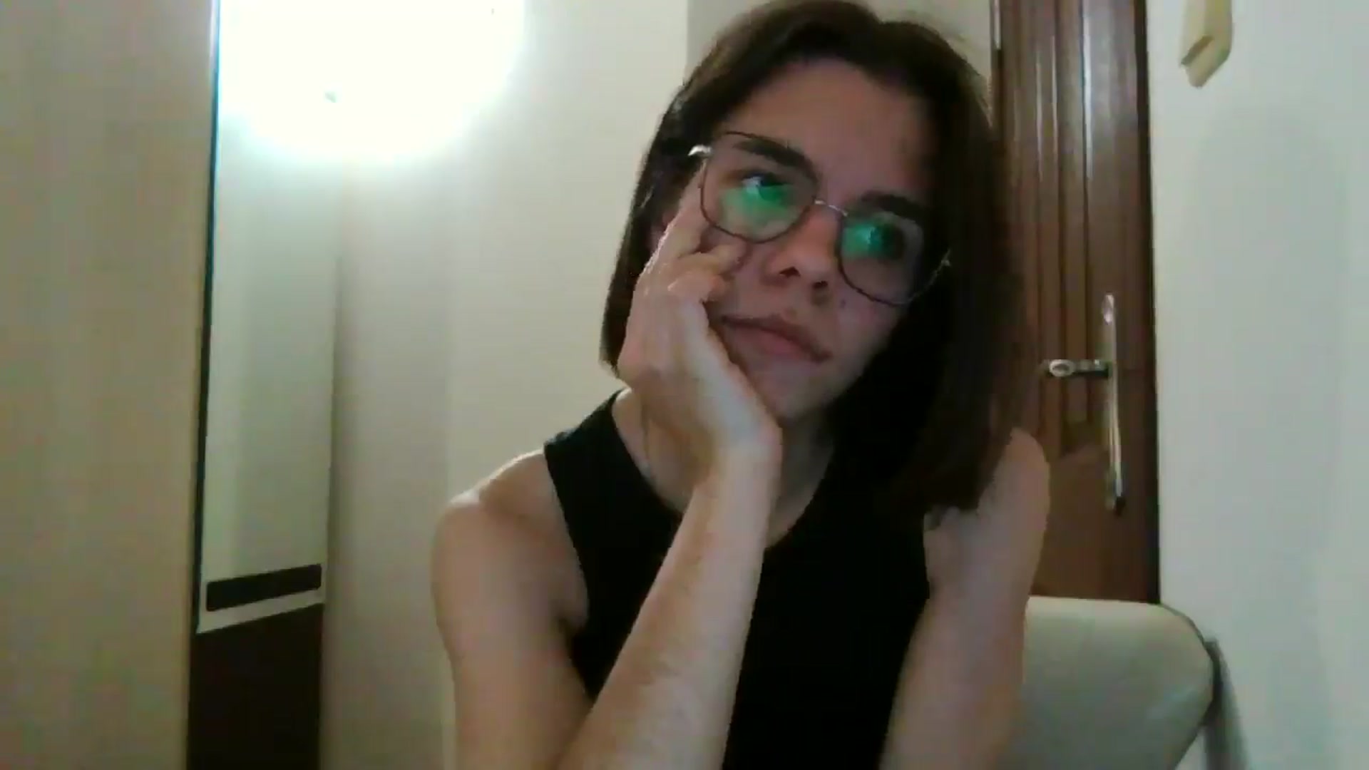 Gallery image thumbnail from EmilyWills's myfreecams stream on, 12/28/2025, 21:12 image 17 of 20