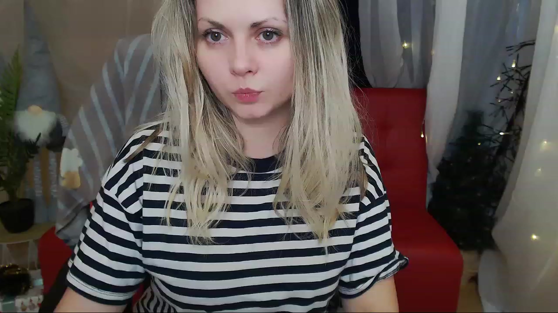 Gallery image thumbnail from Emily_Dream4U's myfreecams stream on, 01/06/2023, 12:17 image 9 of 20