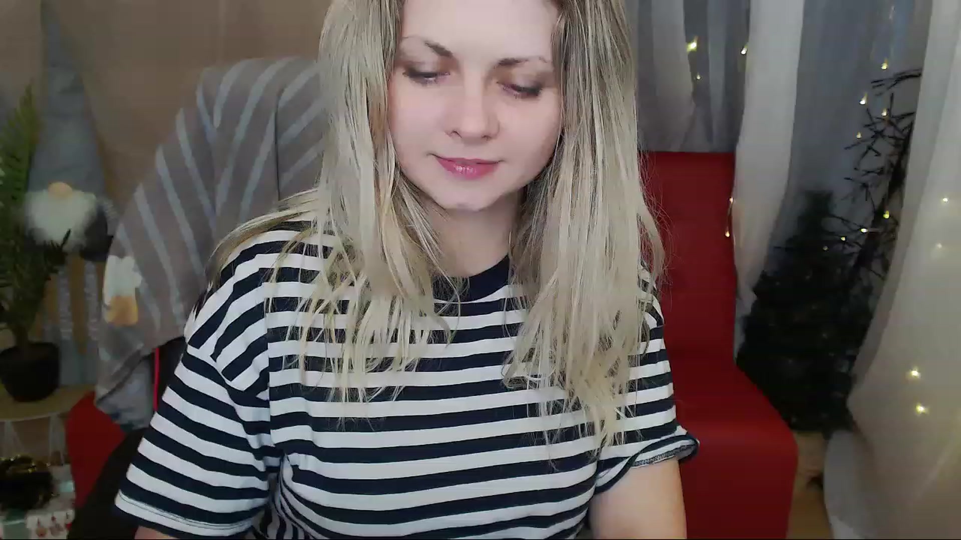 Gallery image thumbnail from Emily_Dream4U's myfreecams stream on, 01/06/2023, 12:17 image 7 of 20