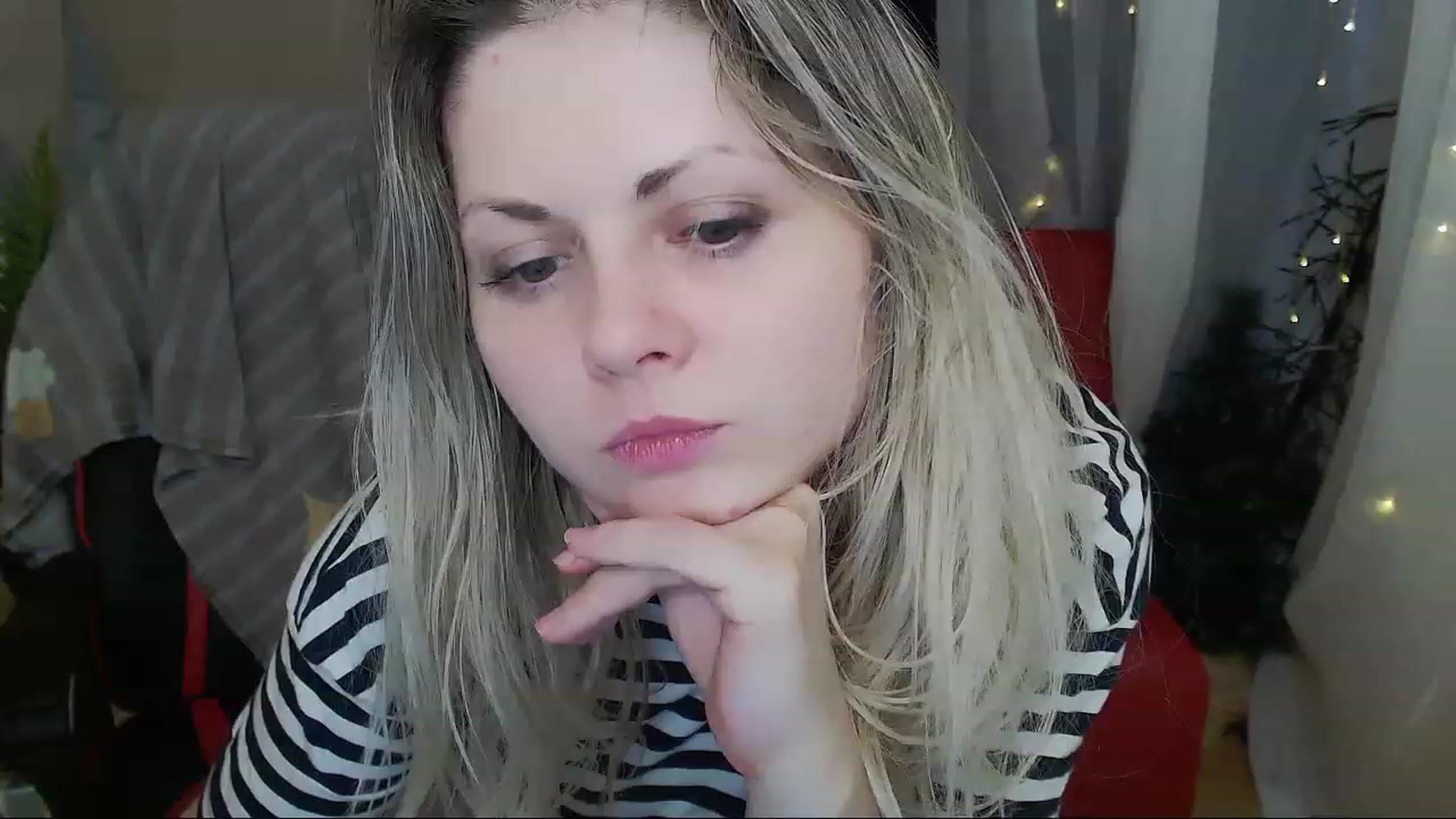 Gallery image thumbnail from Emily_Dream4U's myfreecams stream on, 01/06/2023, 12:17 image 10 of 20