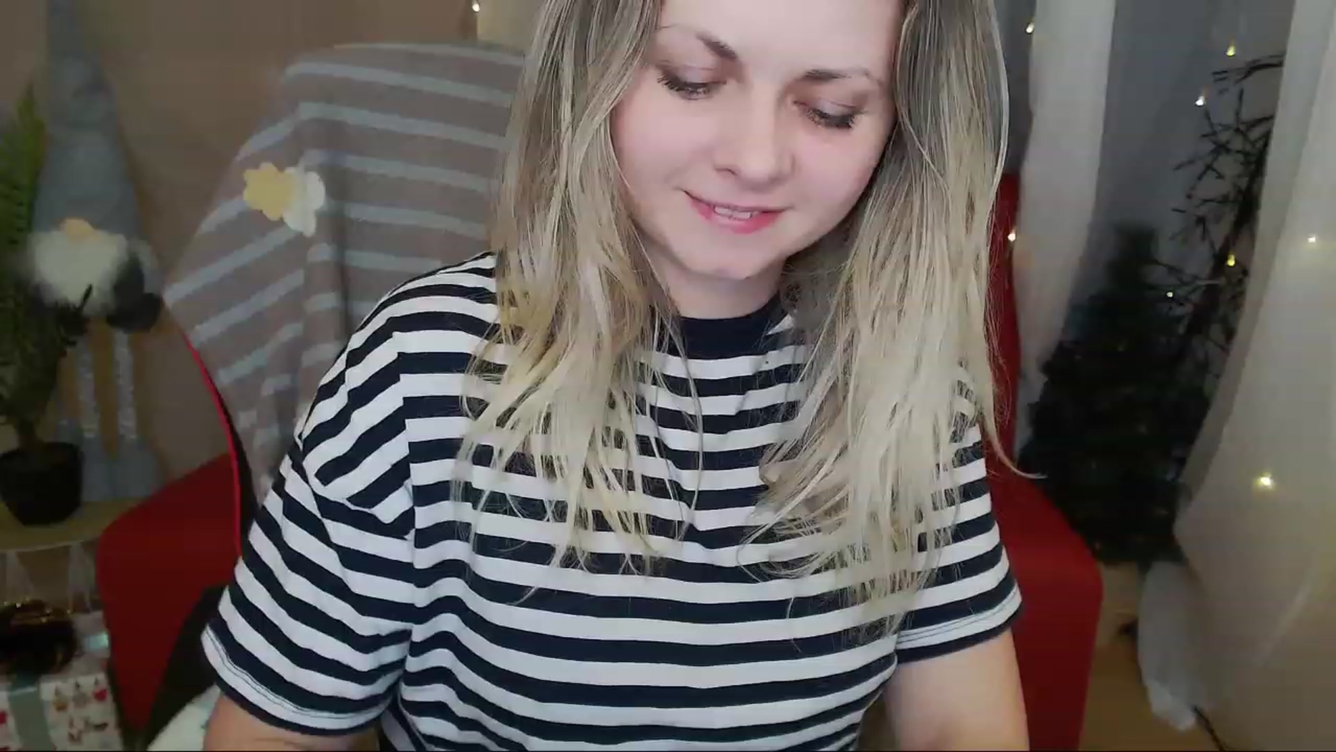 Gallery image thumbnail from Emily_Dream4U's myfreecams stream on, 01/06/2023, 12:40 image 14 of 20