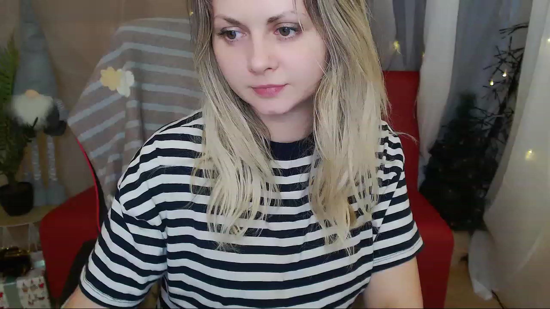 Gallery image thumbnail from Emily_Dream4U's myfreecams stream on, 01/06/2023, 12:40 image 7 of 20