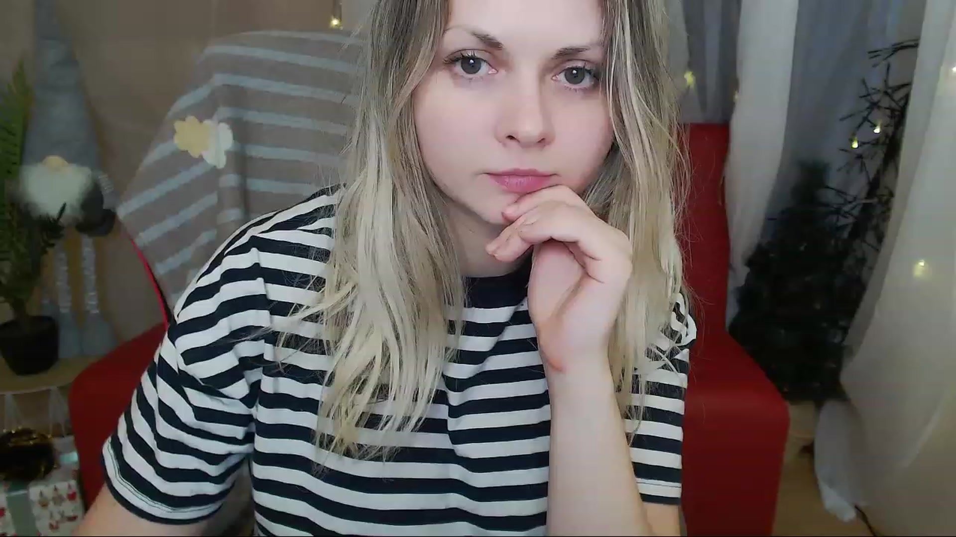 Gallery image thumbnail from Emily_Dream4U's myfreecams stream on, 01/06/2023, 12:40 image 6 of 20