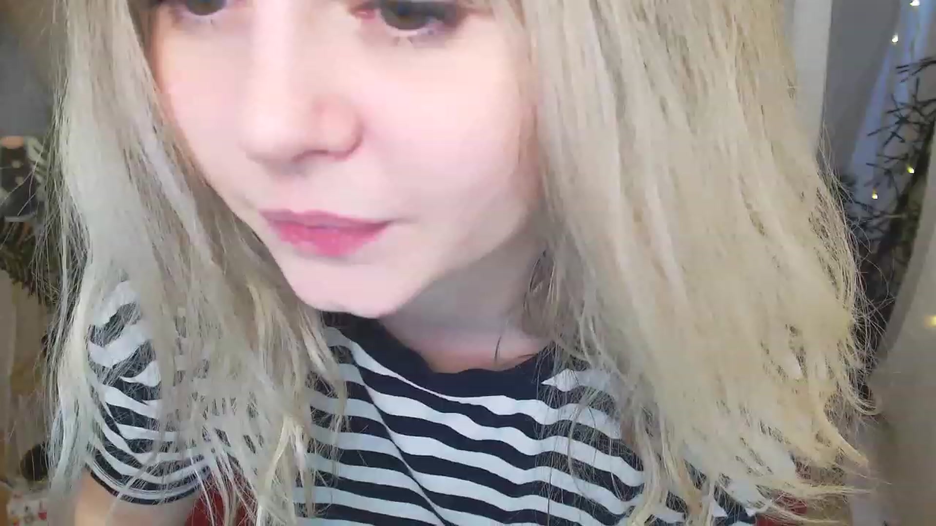 Gallery image thumbnail from Emily_Dream4U's myfreecams stream on, 01/07/2023, 12:42 image 10 of 20
