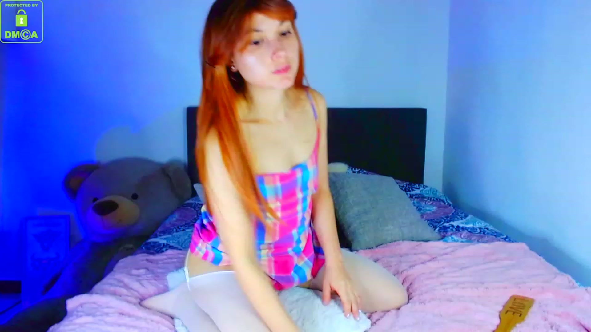 Gallery image thumbnail from Emily_Griff_'s myfreecams stream on, 11/21/2022, 03:50 image 4 of 20