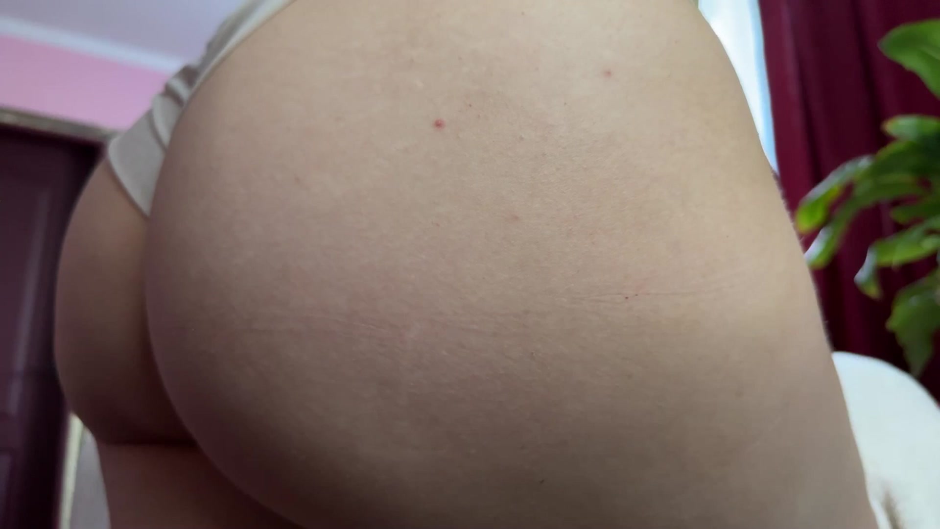 Gallery image thumbnail from Emily_Me's myfreecams stream on, 07/13/2024, 16:40 image 17 of 20