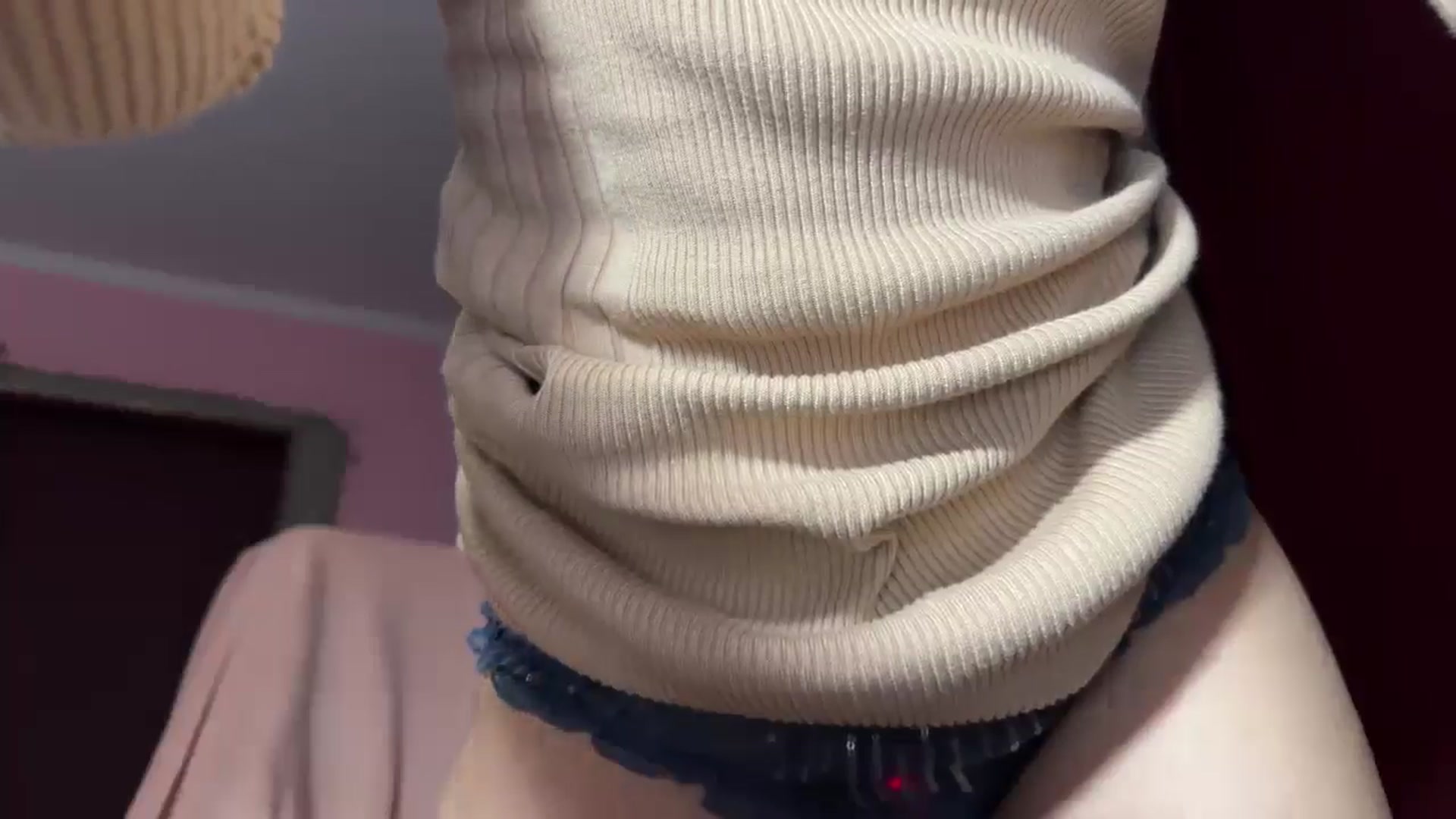 Gallery image thumbnail from Emily_Me's myfreecams stream on, 11/14/2024, 15:26 image 3 of 20