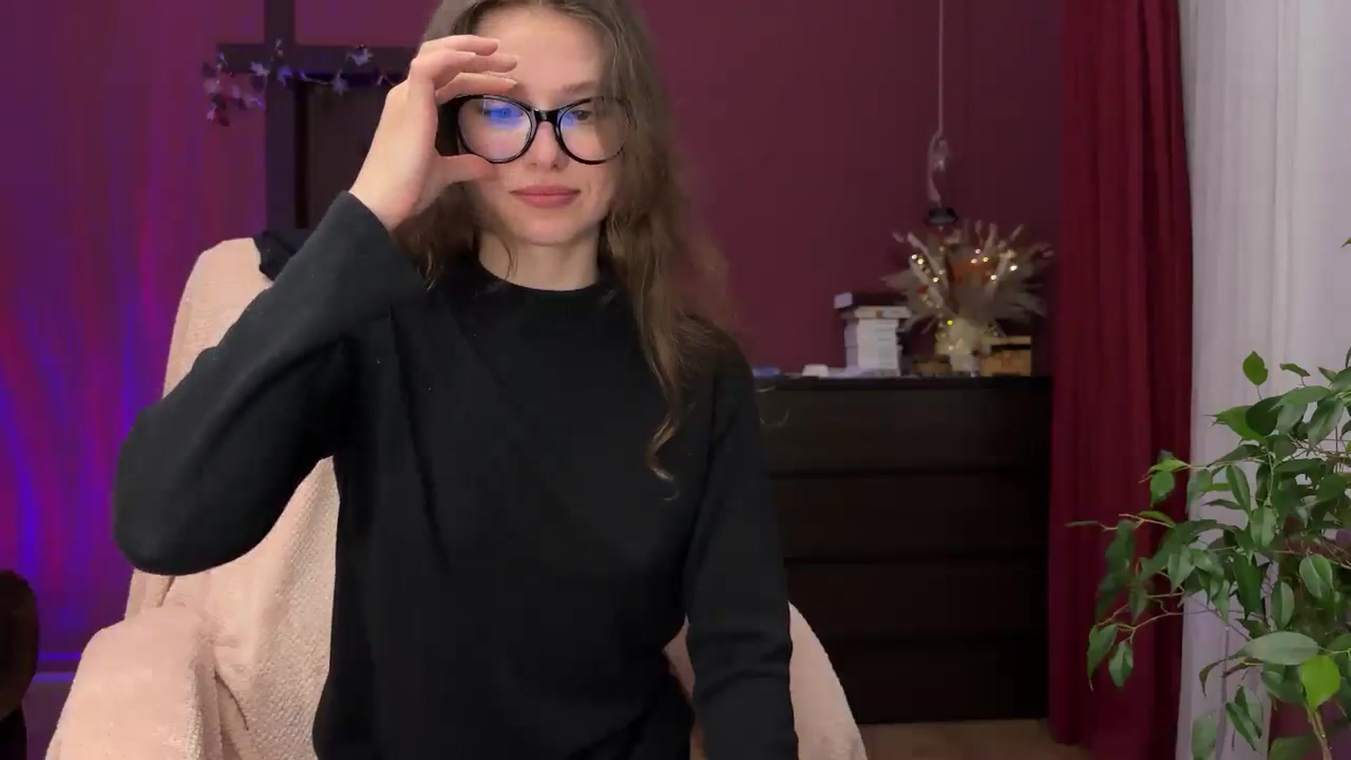 Gallery image thumbnail from Emily_Me's myfreecams stream on, 05/02/2026, 19:17 image 15 of 20
