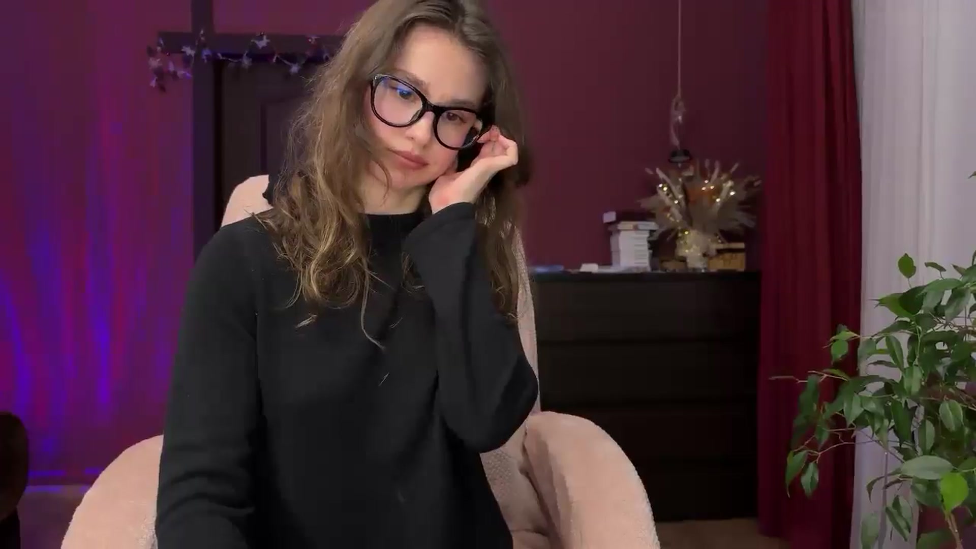 Gallery image thumbnail from Emily_Me's myfreecams stream on, 05/02/2026, 19:17 image 20 of 20