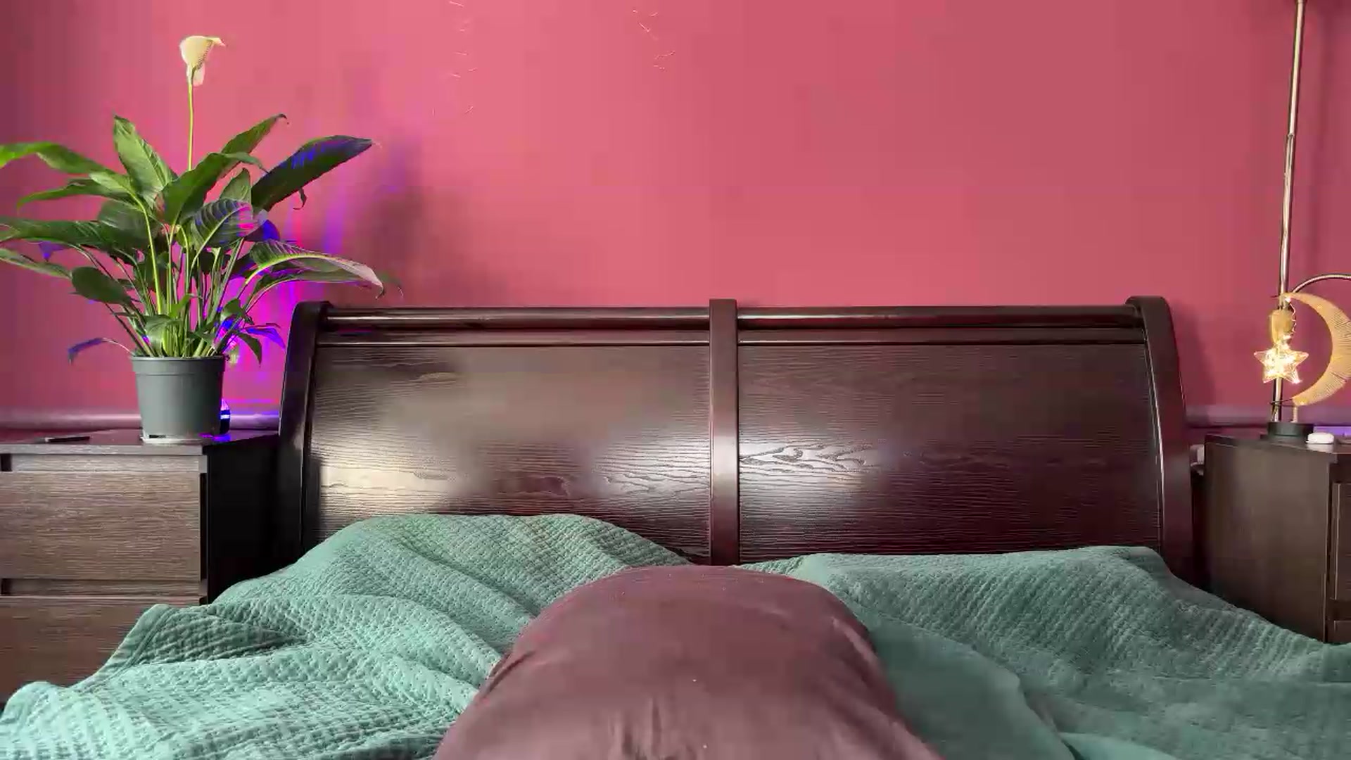 Gallery image thumbnail from Emily_Me's myfreecams stream on, 06/10/2026, 14:26 image 12 of 20