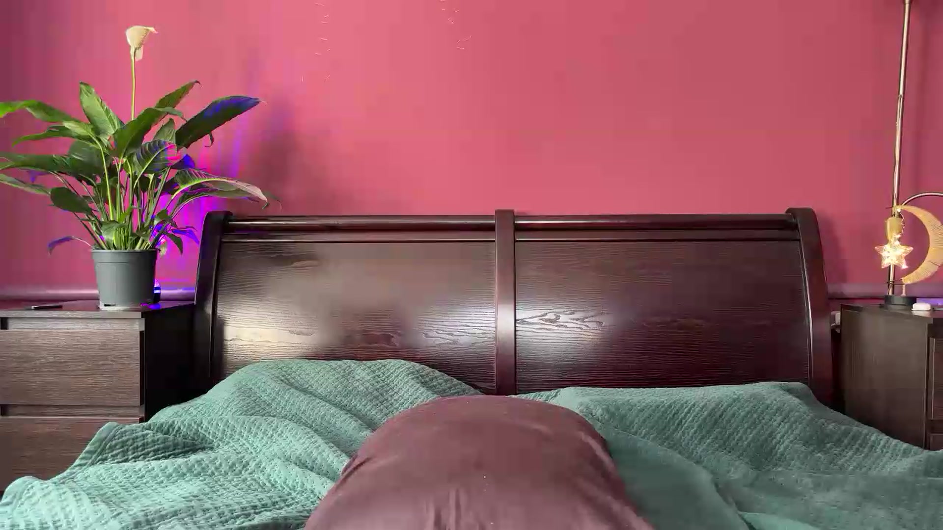 Gallery image thumbnail from Emily_Me's myfreecams stream on, 06/10/2026, 14:26 image 11 of 20