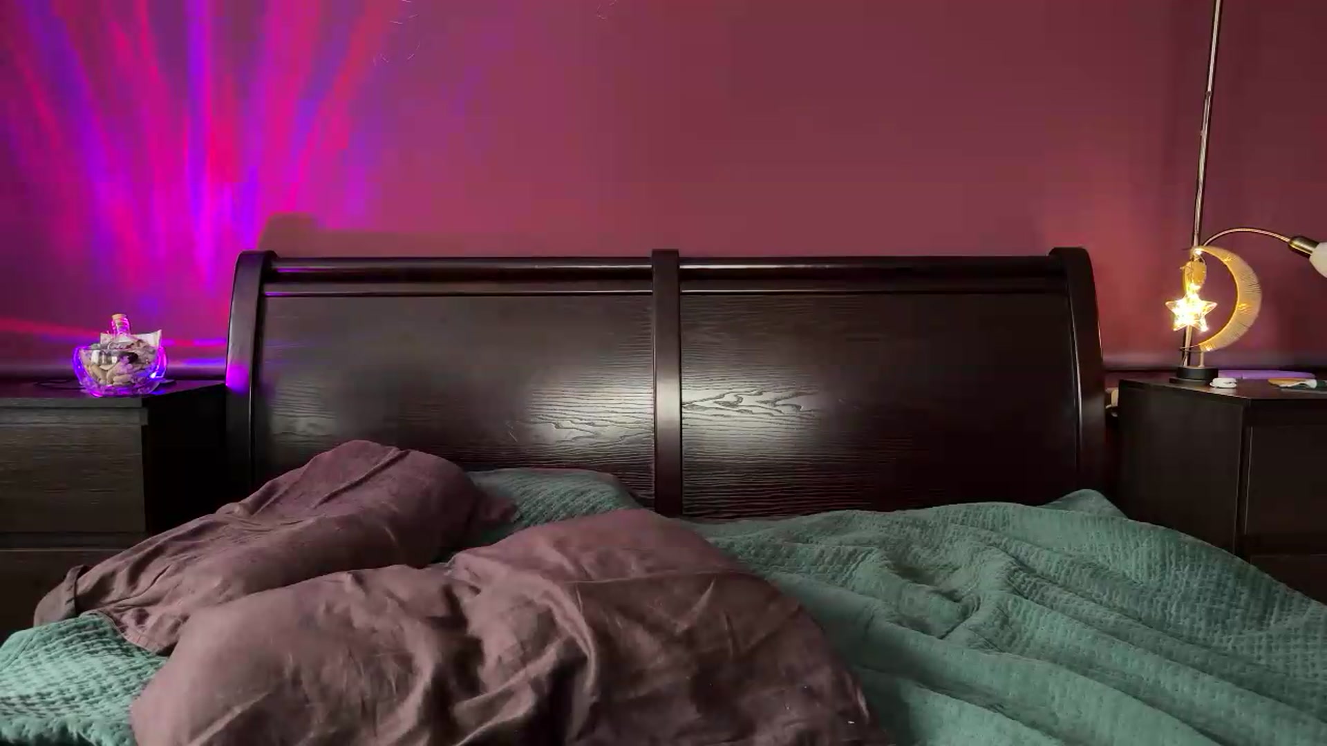 Gallery image thumbnail from Emily_Me's myfreecams stream on, 06/16/2026, 17:08 image 16 of 20